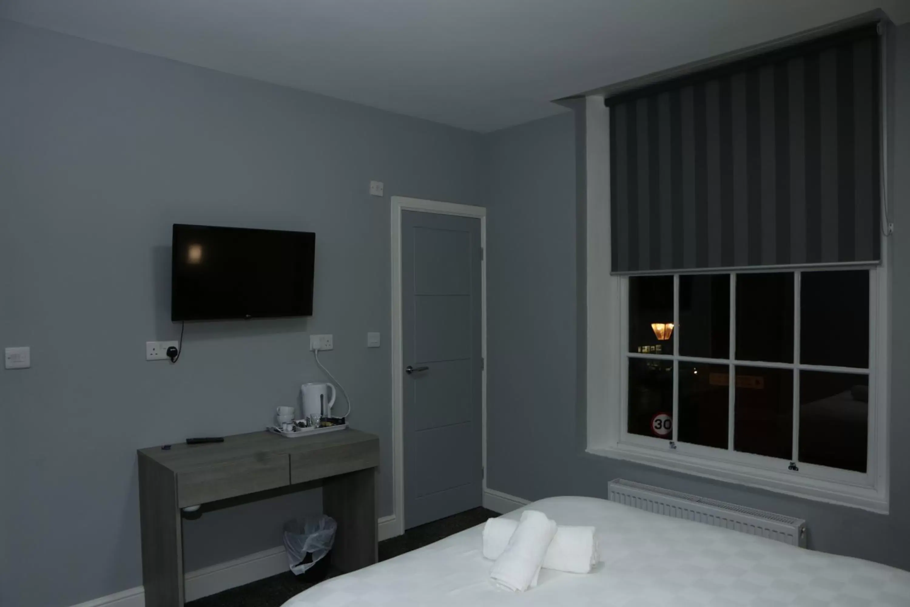 Photo of the whole room, Bed in The Spring Bank APARTHOTEL