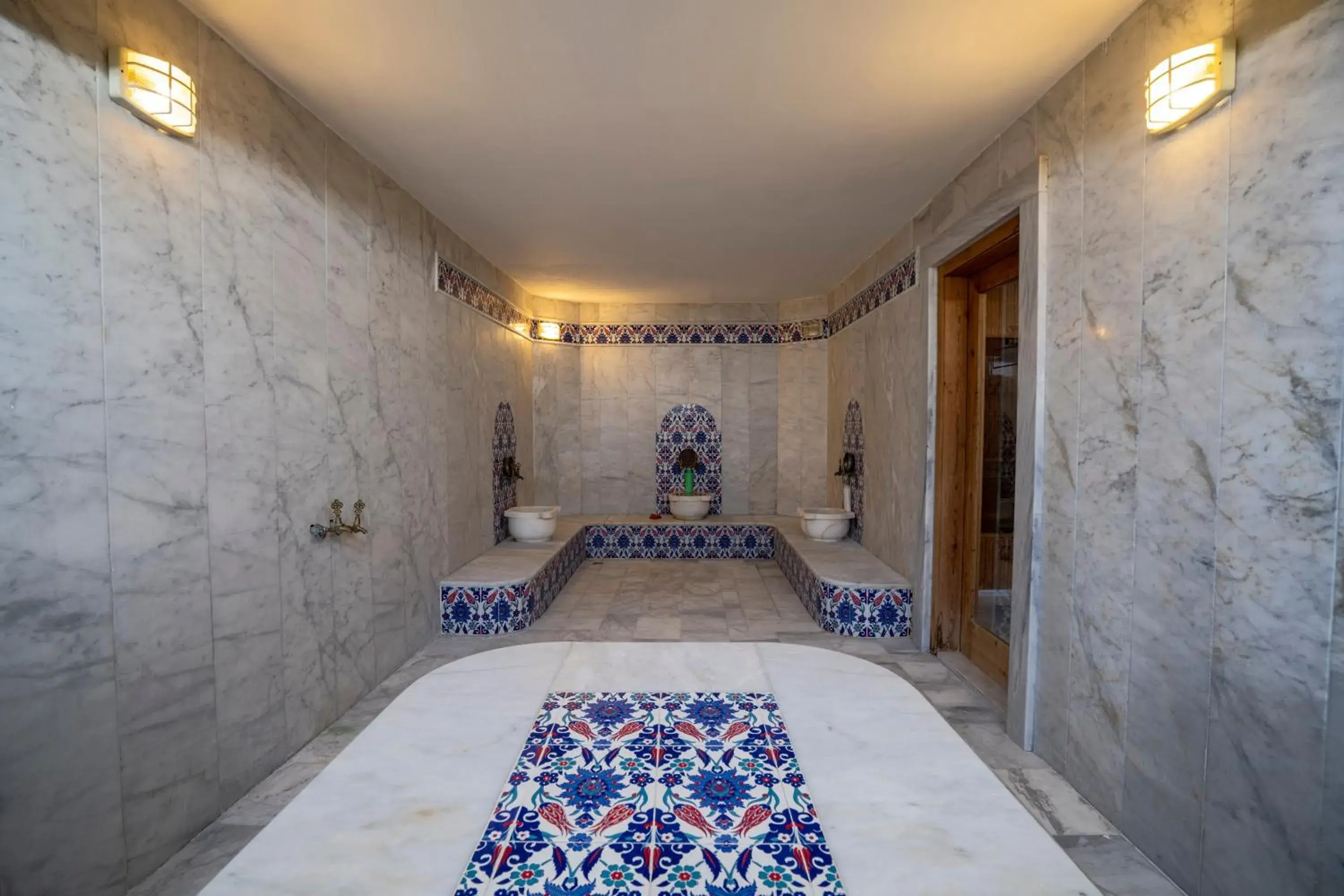 Public Bath in Ayapam Hotel