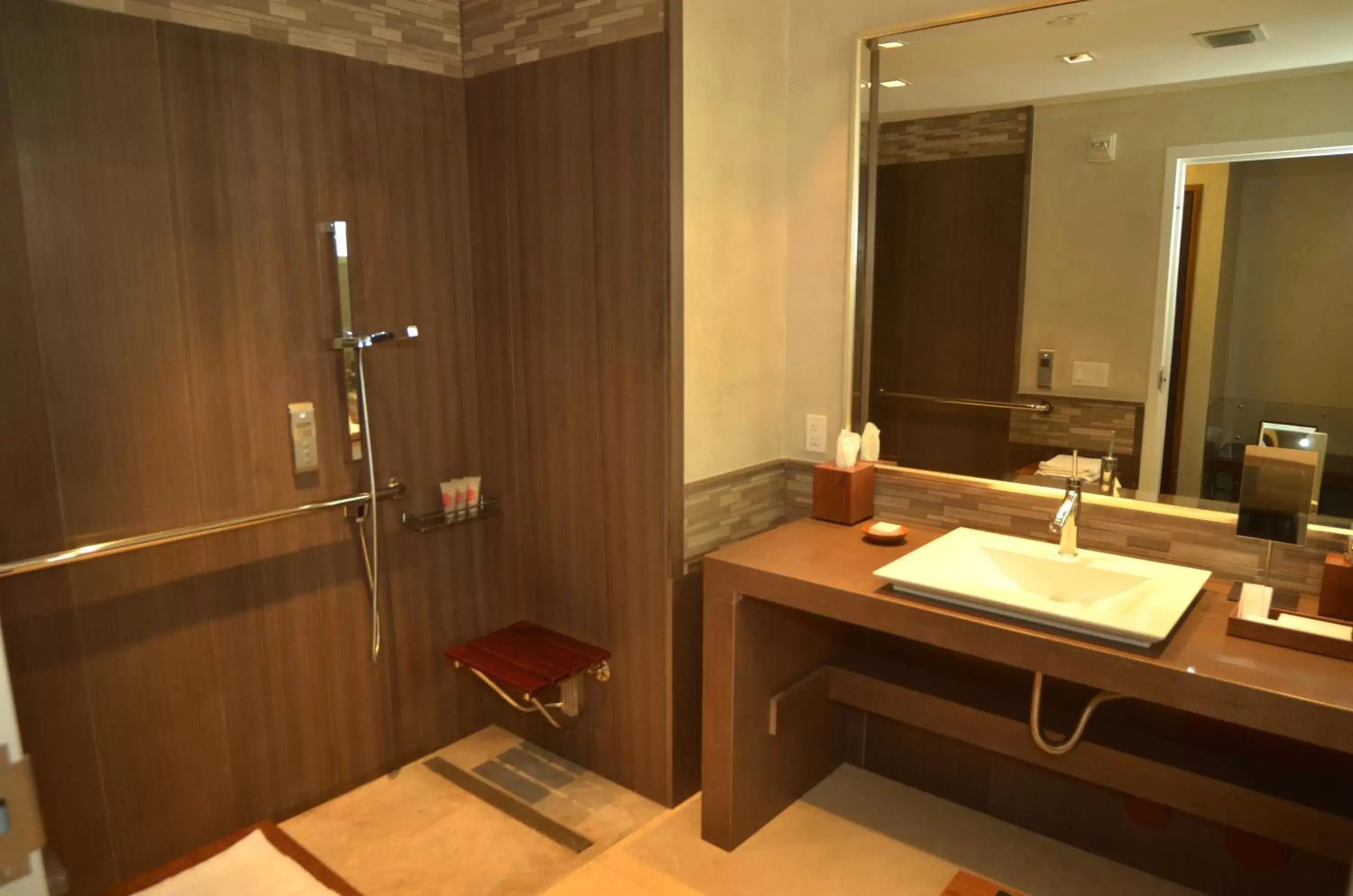 Shower, Bathroom in Royal Blues Hotel