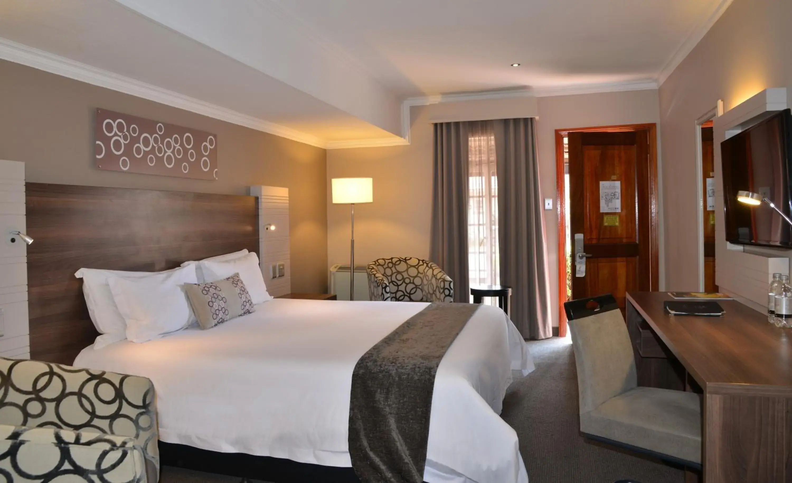 Bedroom, Bed in Birchwood Hotel and OR Tambo Conference Centre