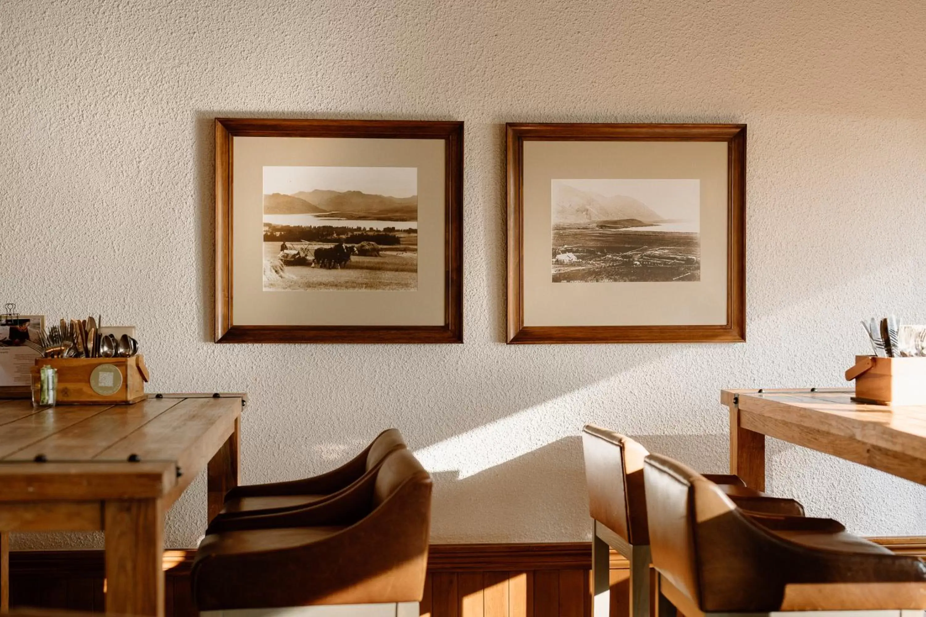 Restaurant/places to eat in Edgewater Hotel Restaurant/places to eat in Edgewater Hotel