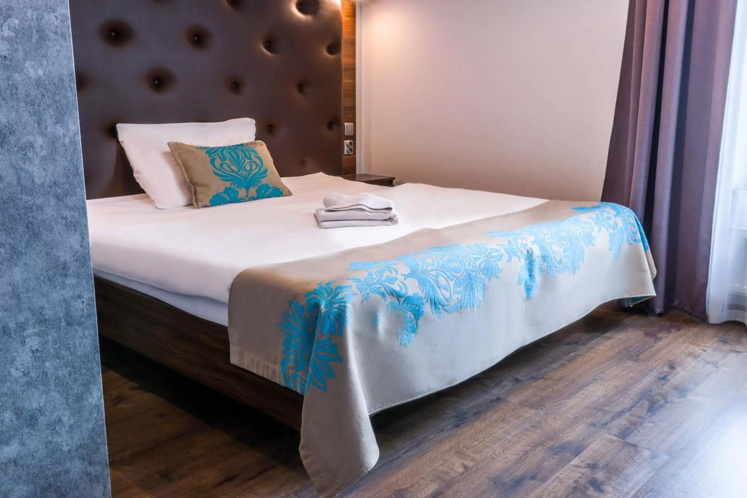 Deluxe Single Room - single occupancy in Hotel Opera Deluxe Single Room - single occupancy in Hotel Opera