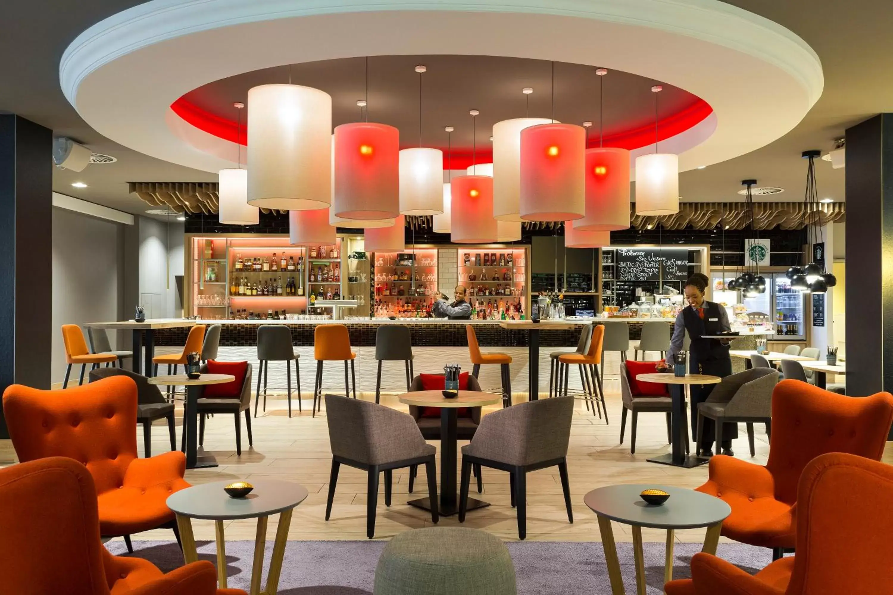 Lounge or bar, Restaurant/Places to Eat in Holiday Inn Munich City Centre, an IHG Hotel