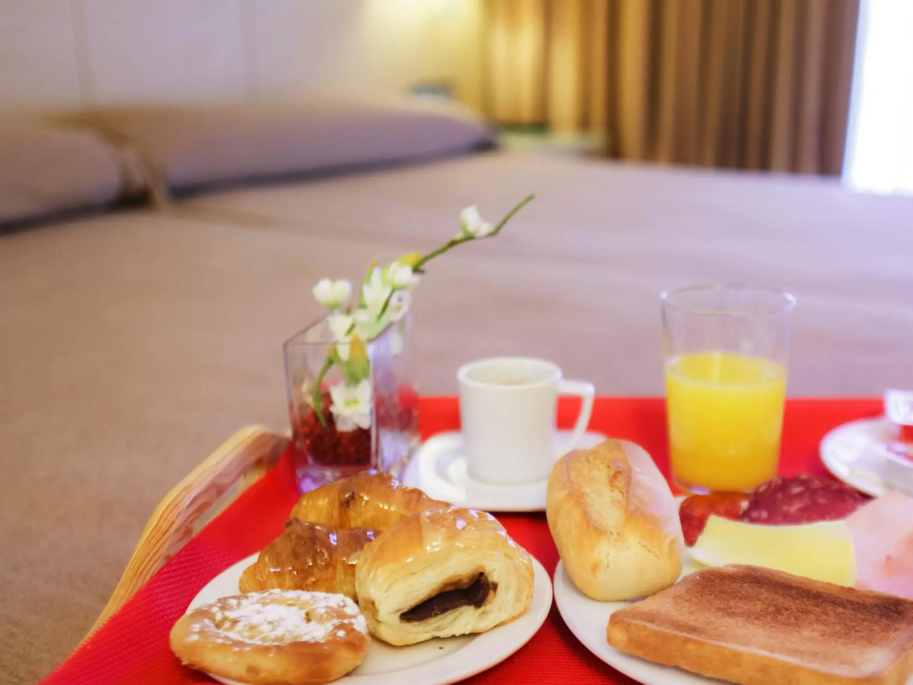 Food close-up, Bed in Hotel Condes de Haro