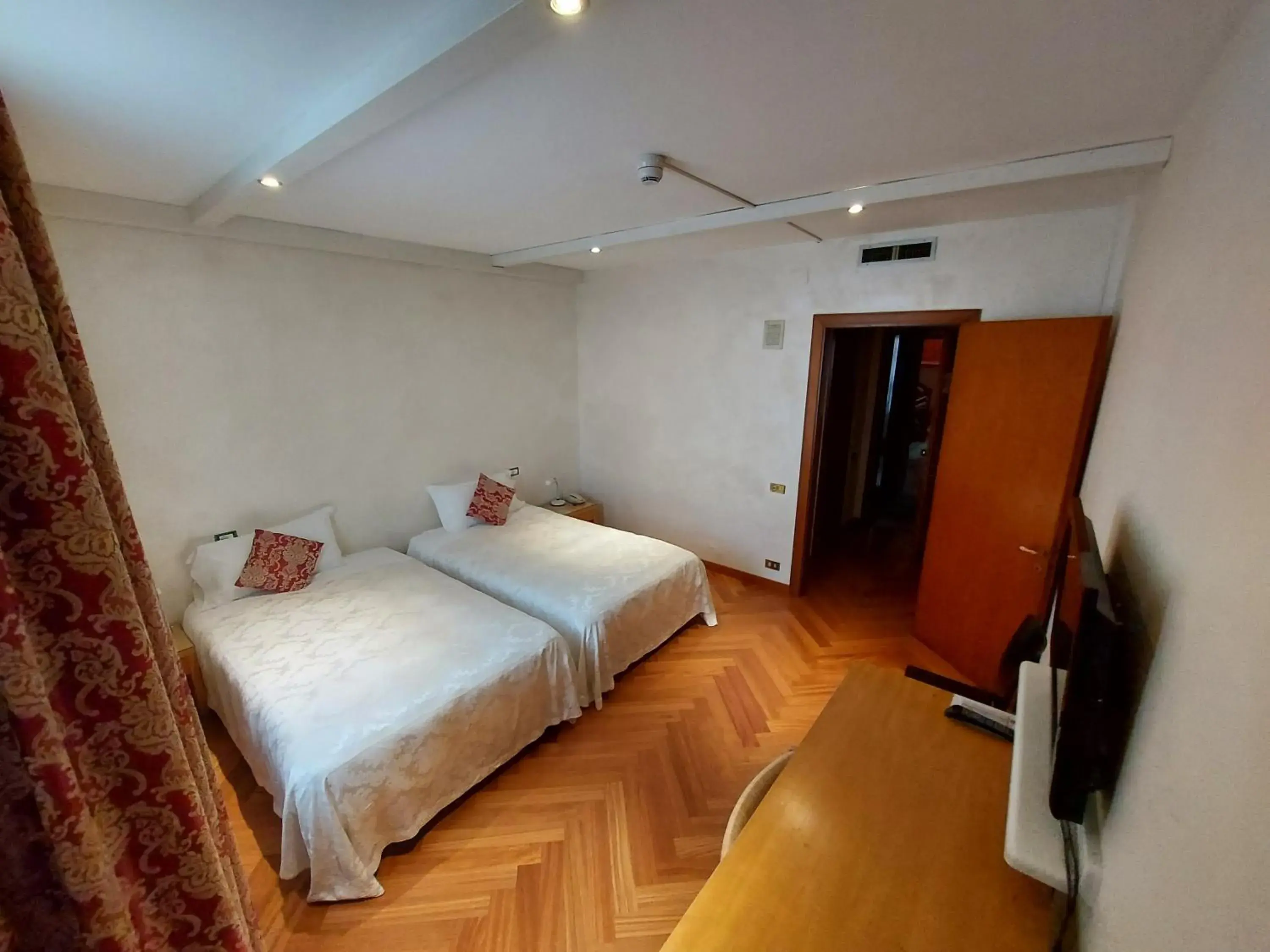 Bed in Hotel Posta 77