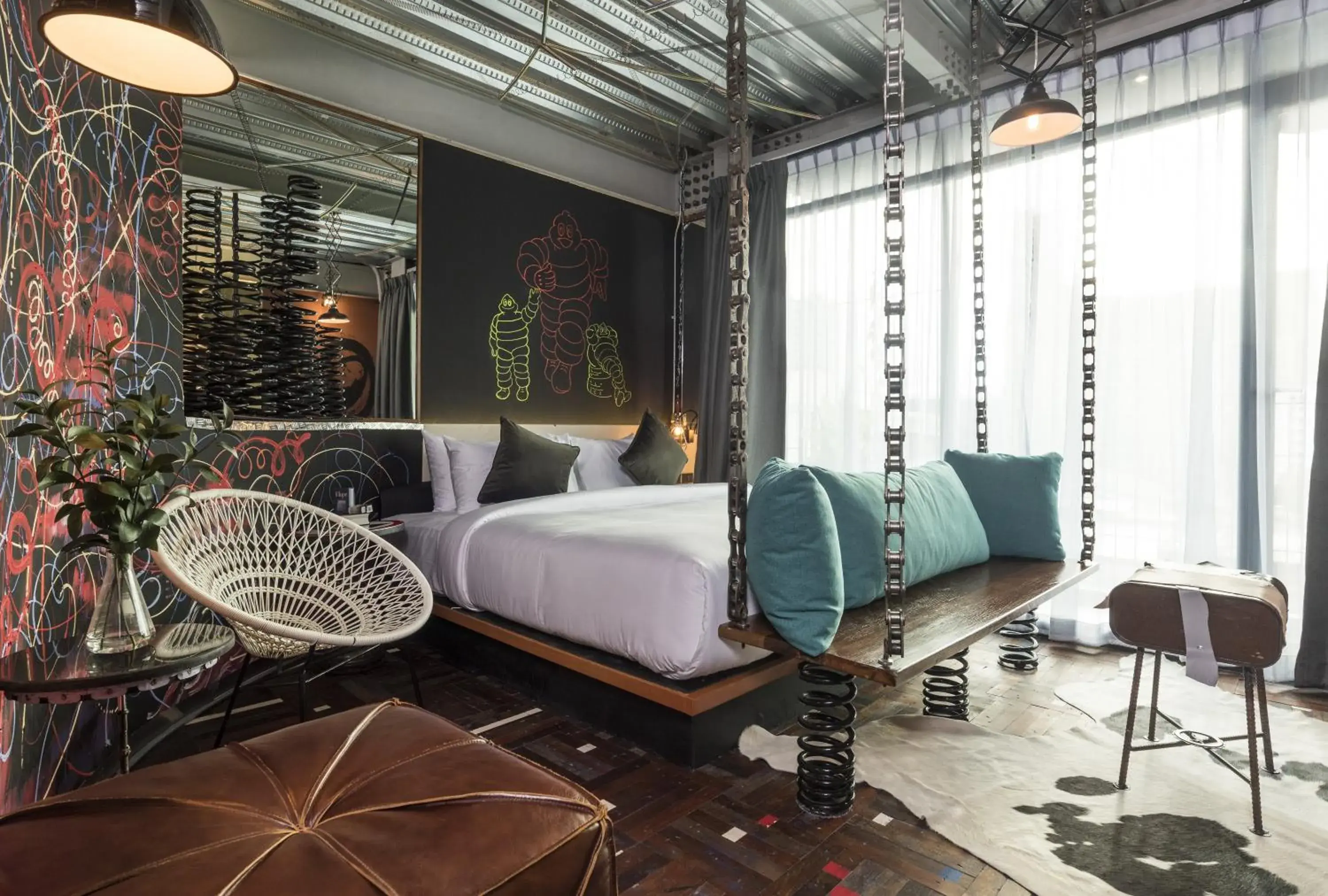 Bedroom, Bed in Mestyle Garage Hotel