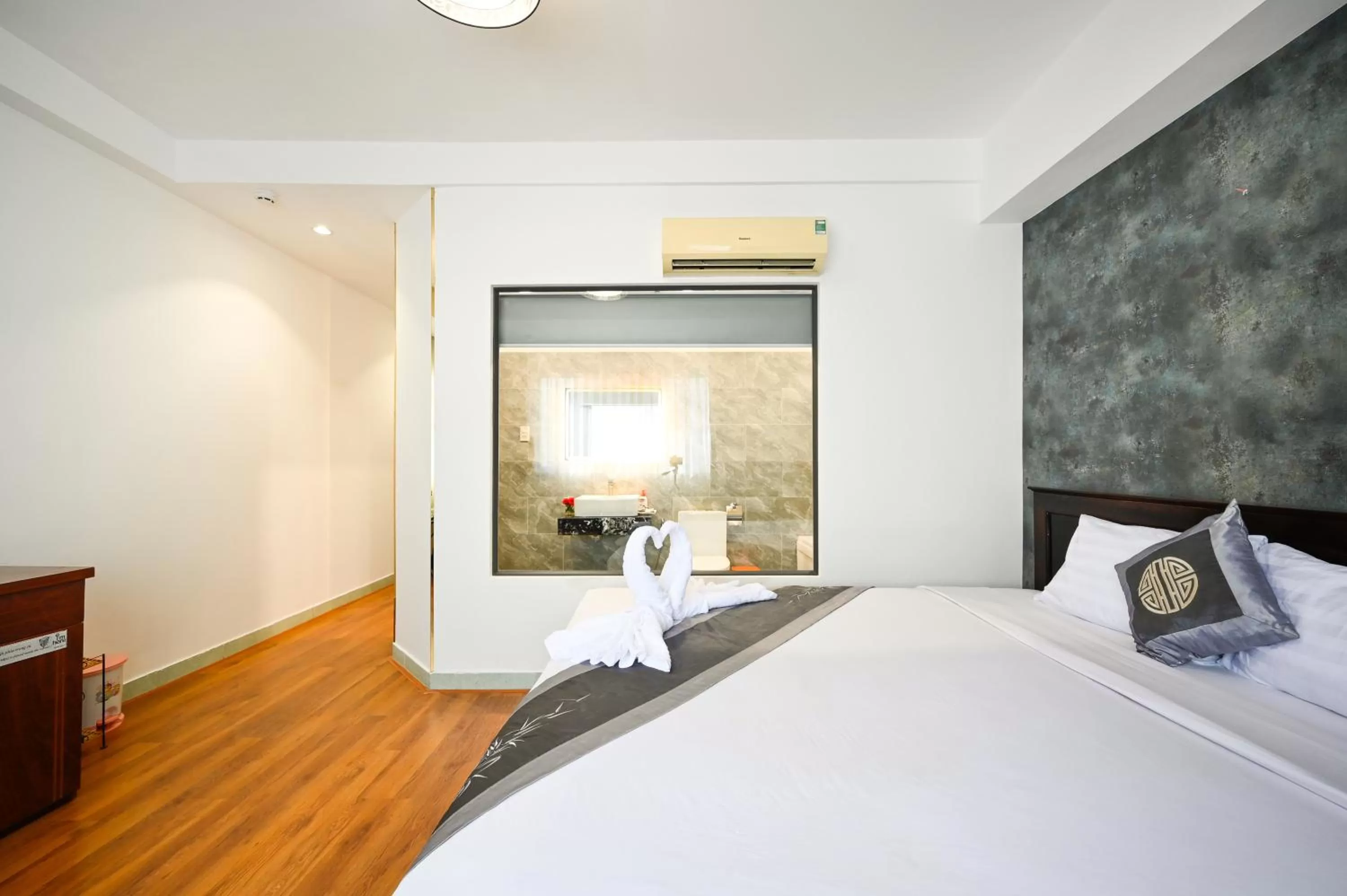 Bedroom in TN Central Hotel