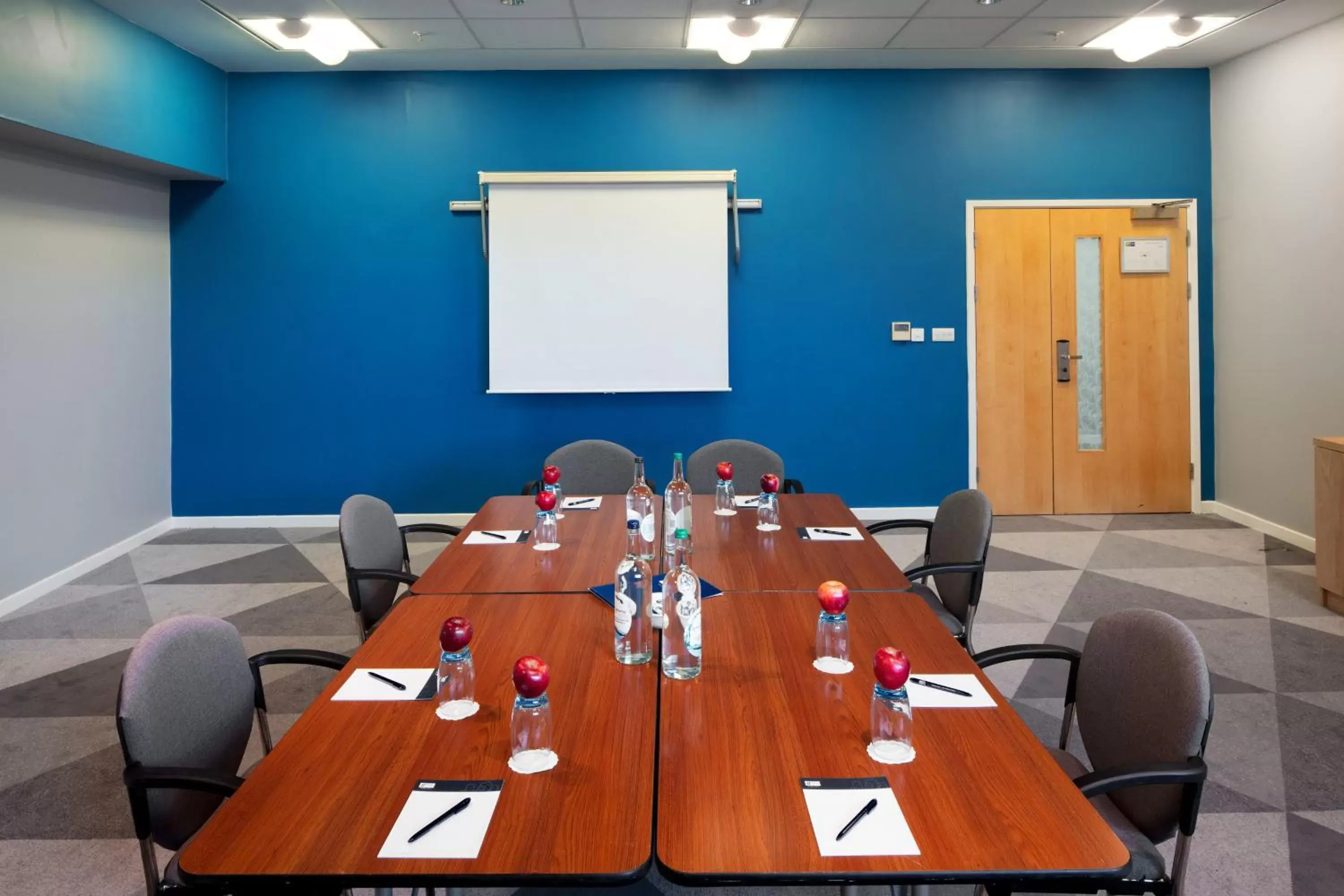 Meeting/conference room in Holiday Inn Express Hull City Centre, an IHG Hotel