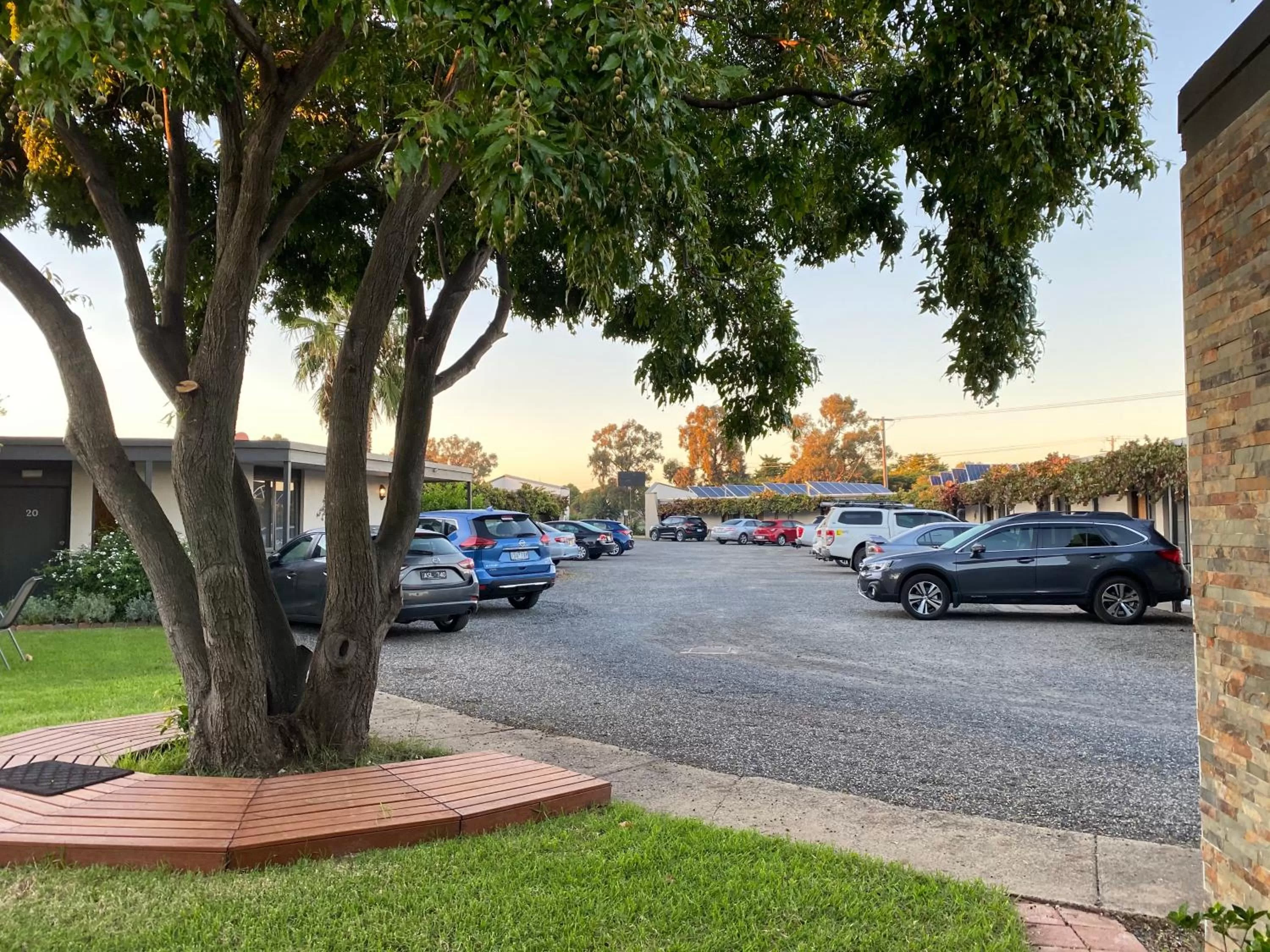 Inner courtyard view in Cobram Colonial Motor Inn