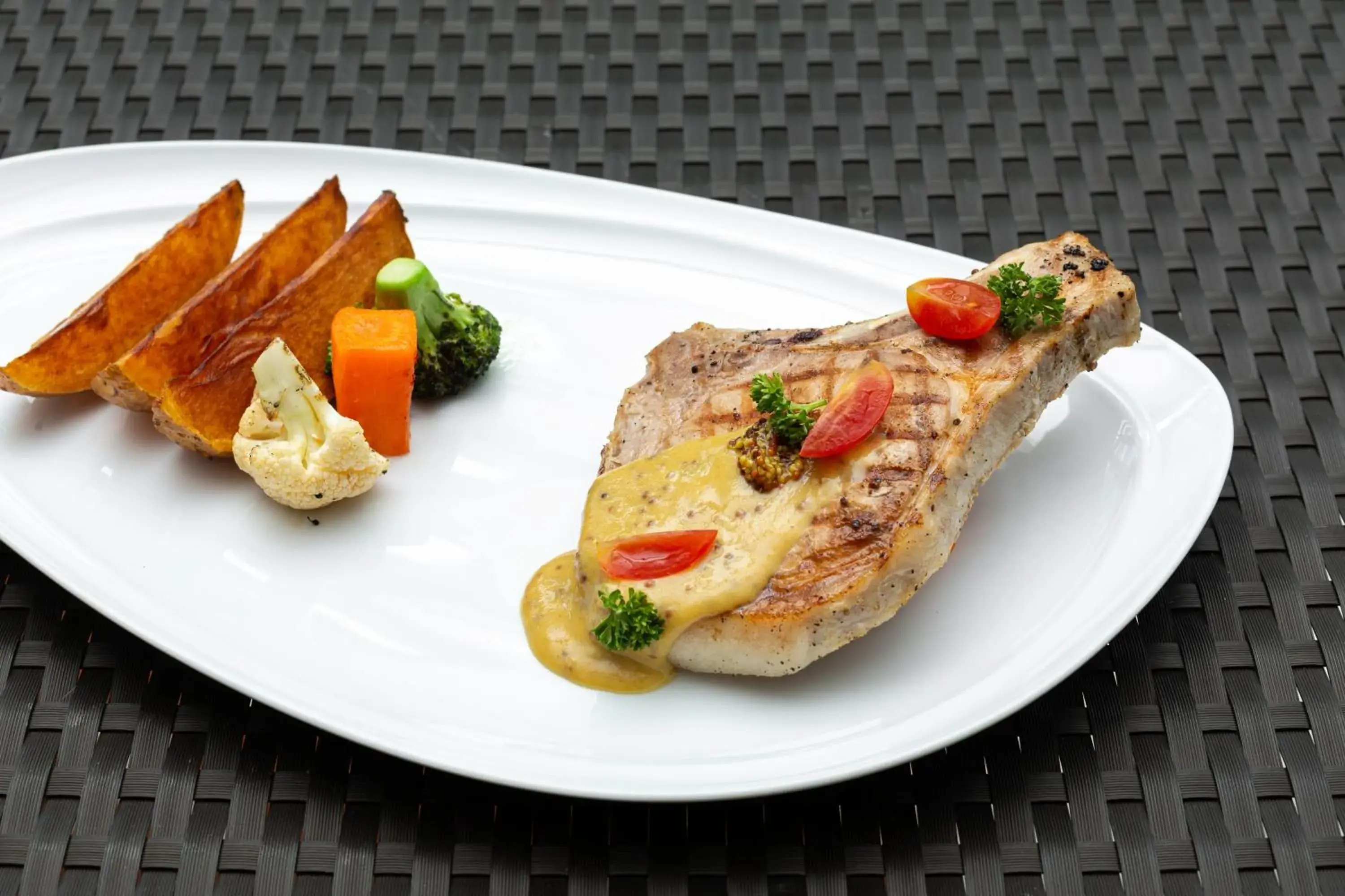 Food in Phunawa Resort Phuket Karon Beach - SHA Plus Food in Phunawa Resort Phuket Karon Beach - SHA Plus