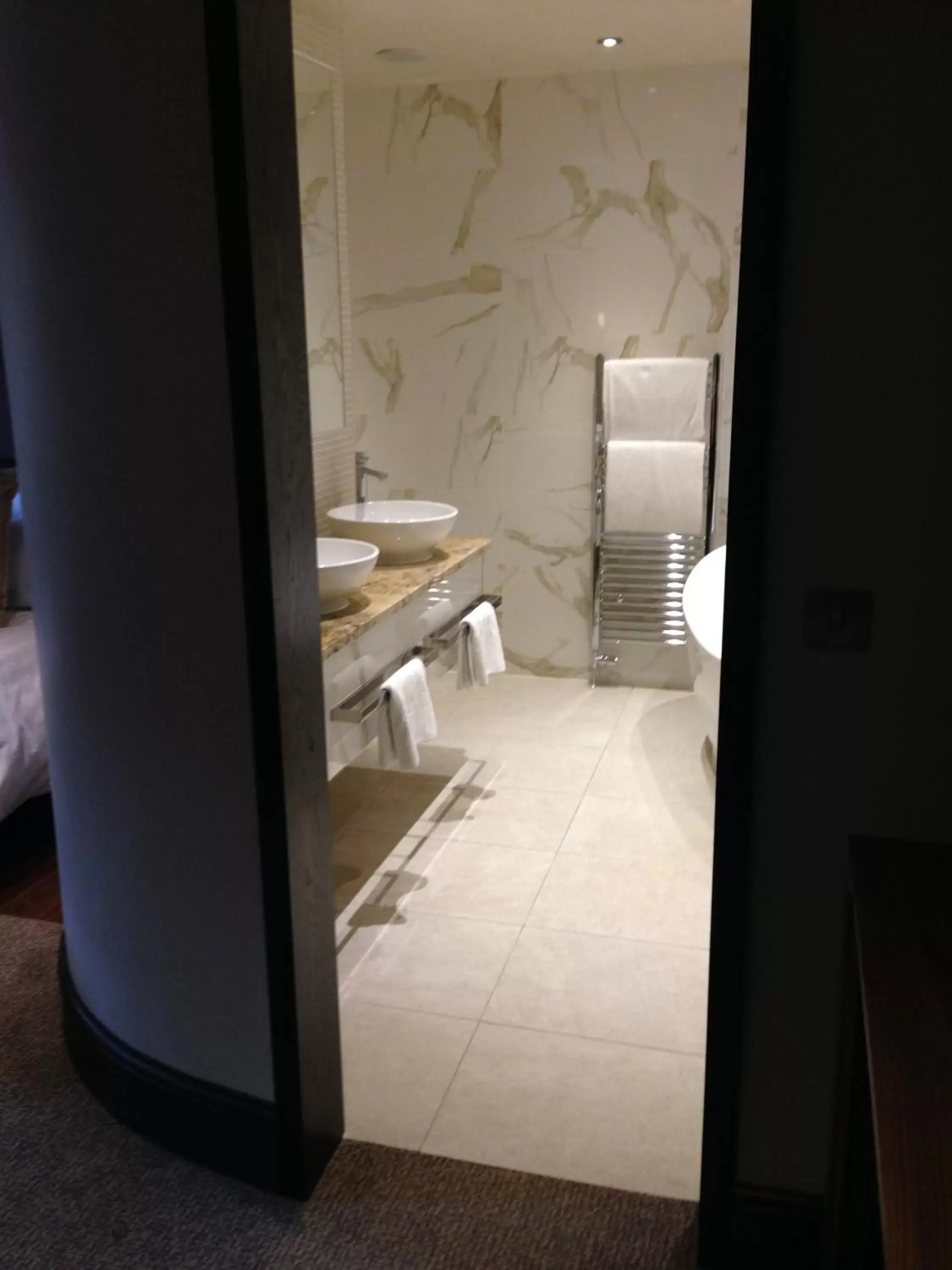 Bathroom in Busby Hotel