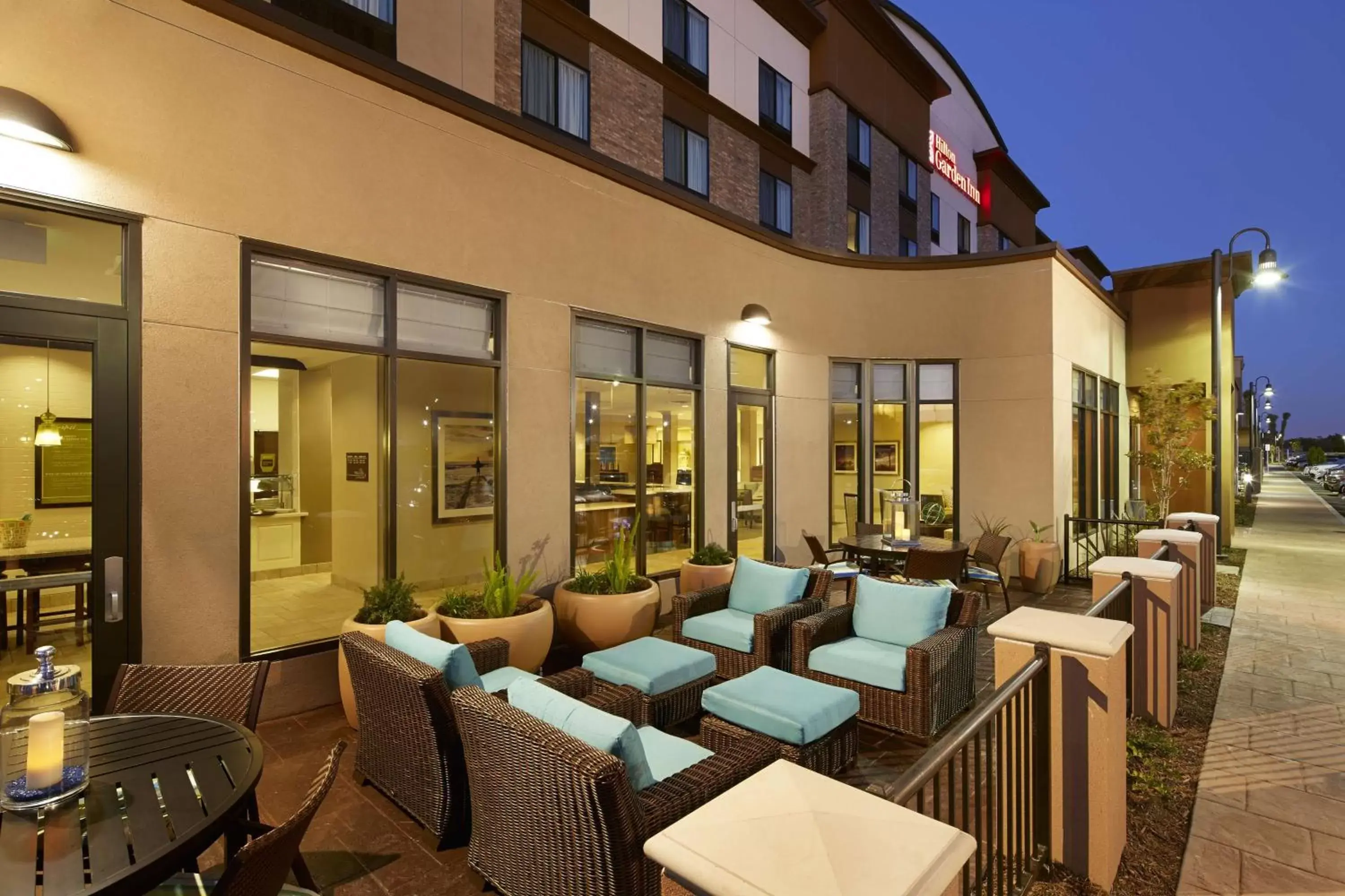 Patio in Hilton Garden Inn Los Angeles/Redondo Beach