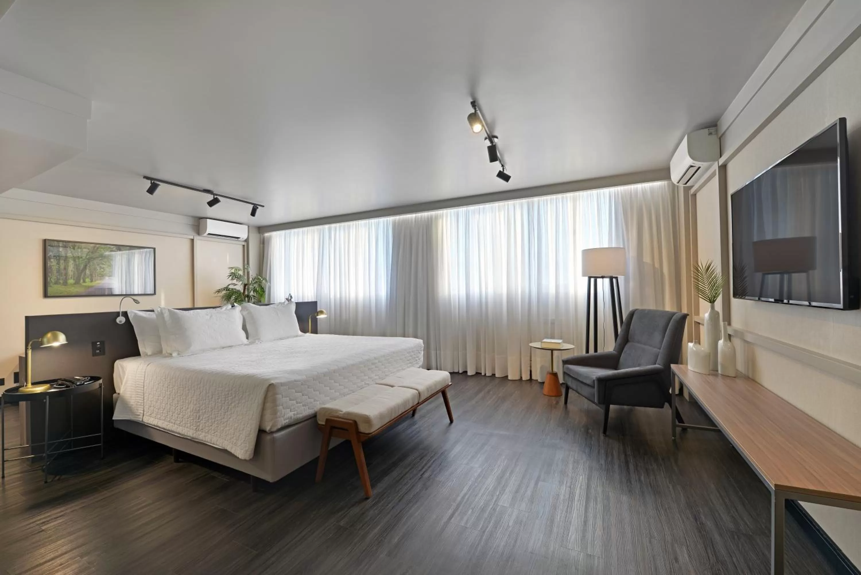 Hotel Deville Business Maringá