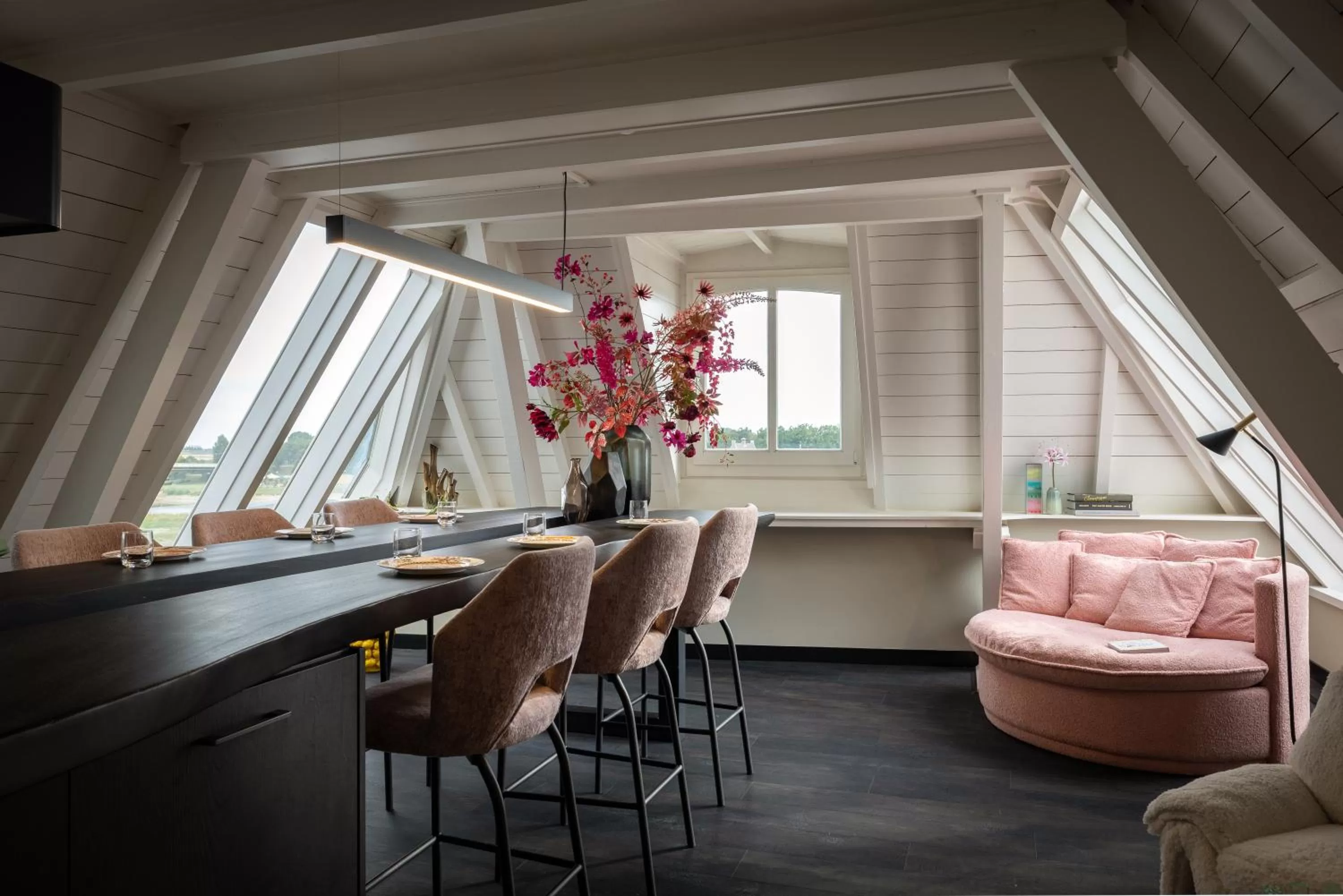Living room, Dining Area in The Lemon Suites