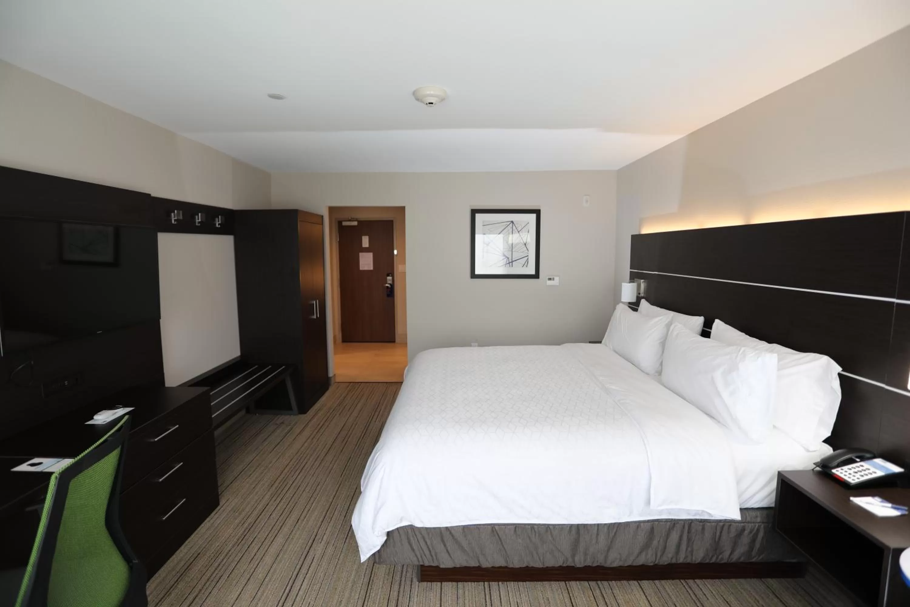 Bedroom, Bed in Holiday Inn Express & Suites - Forney by IHG