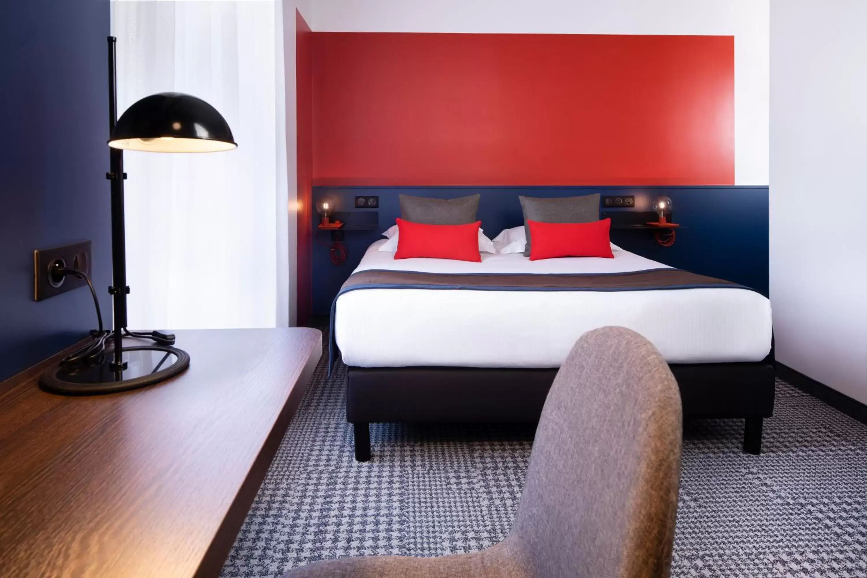 Photo of the whole room, Bed in Hotel Le Bugatti