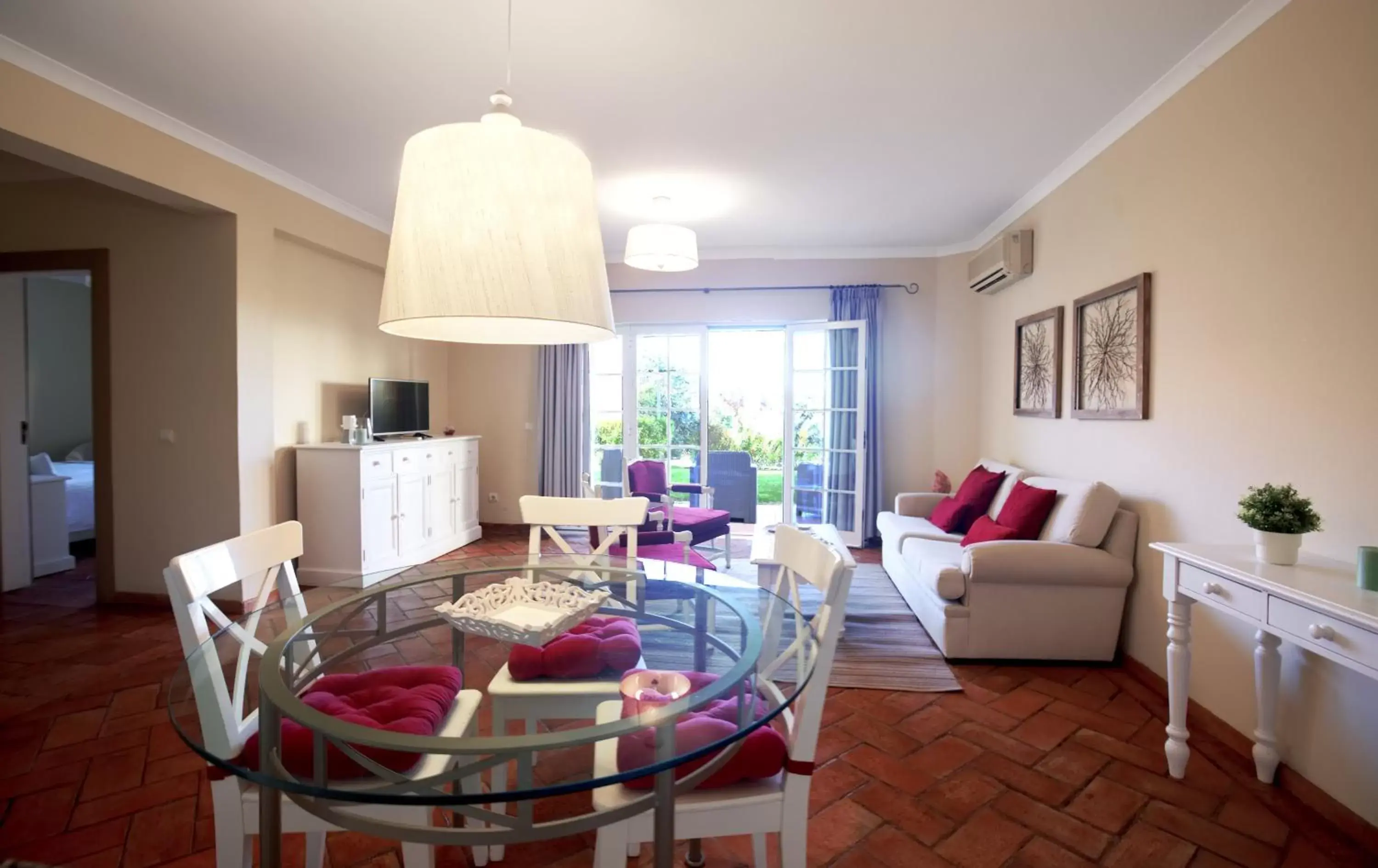 Living room, Dining Area in Cegonha Country Club