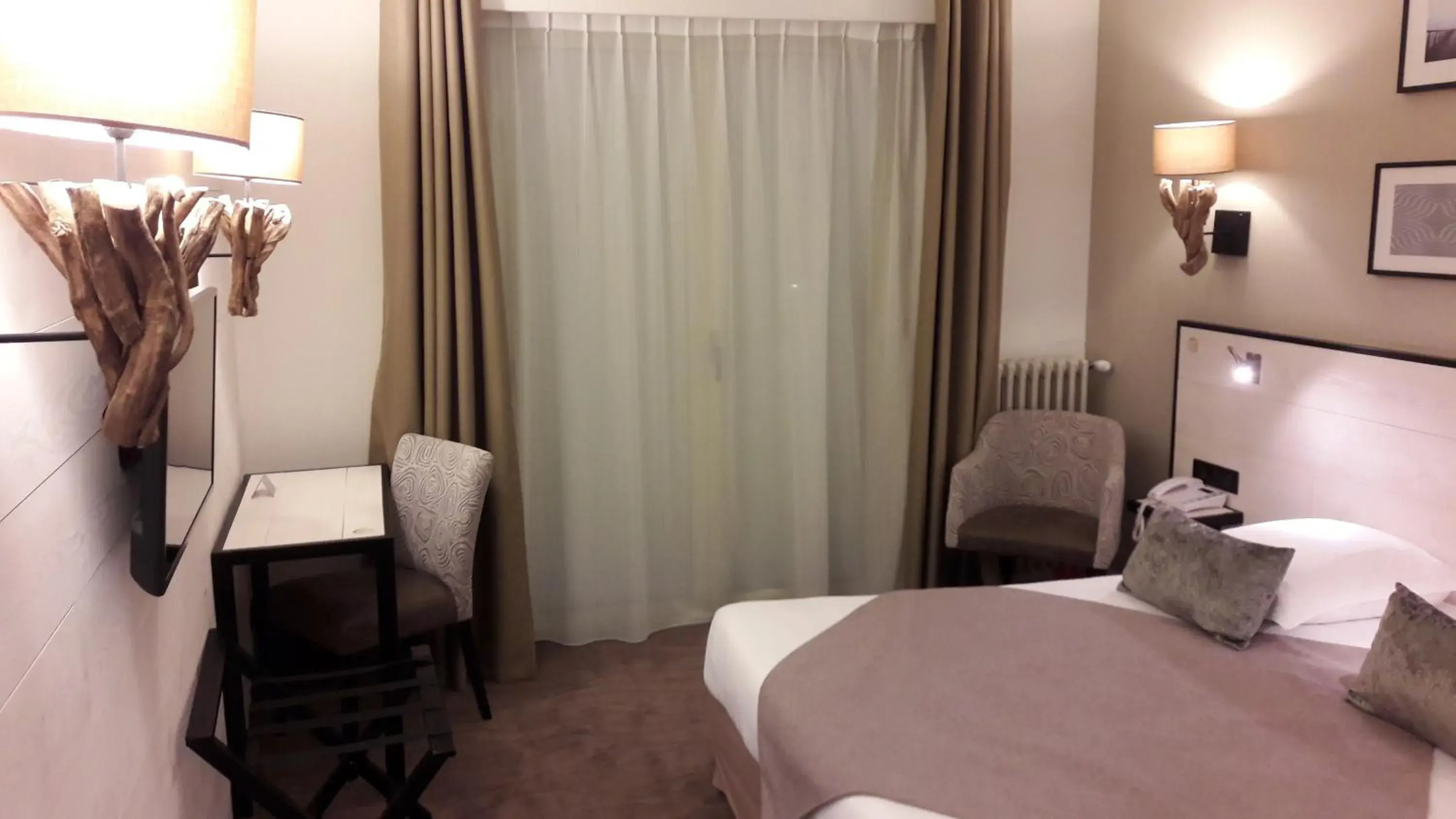 Photo of the whole room, Bed in Hotel les Brises