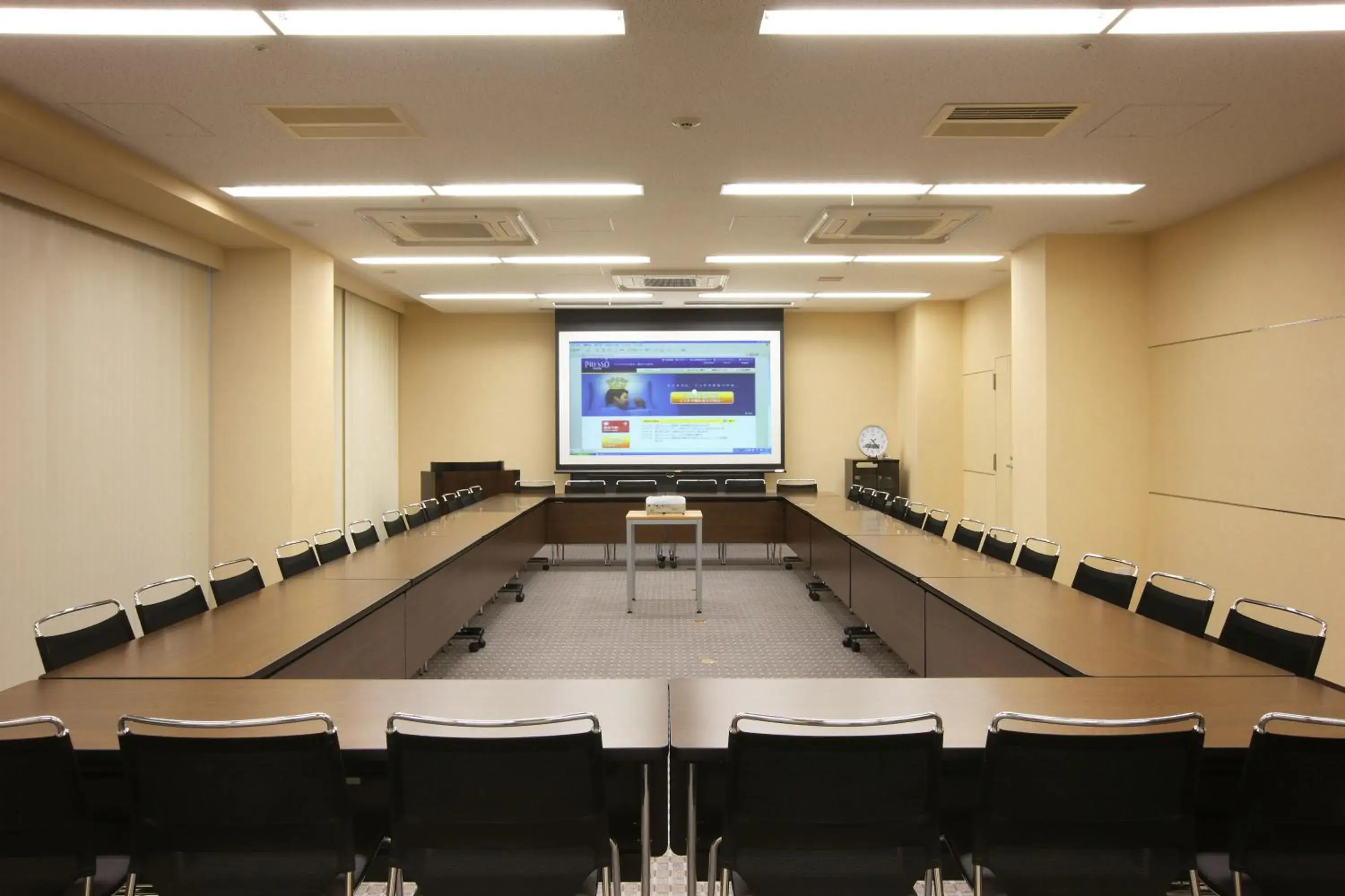 Meeting/conference room in Keio Presso Inn Nihonbashi Kayabacho
