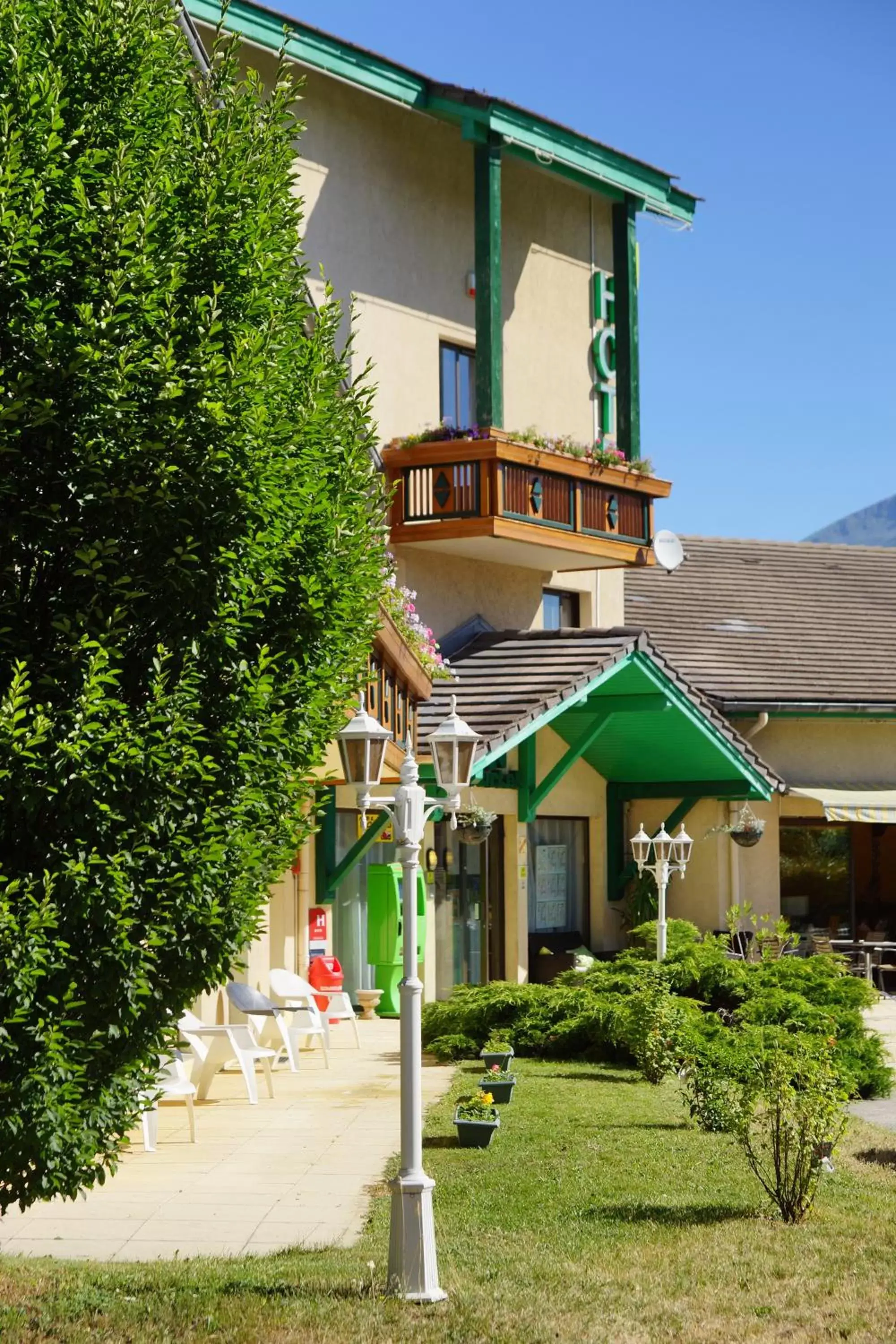 Facade/entrance, Property Building in Logis Murtel