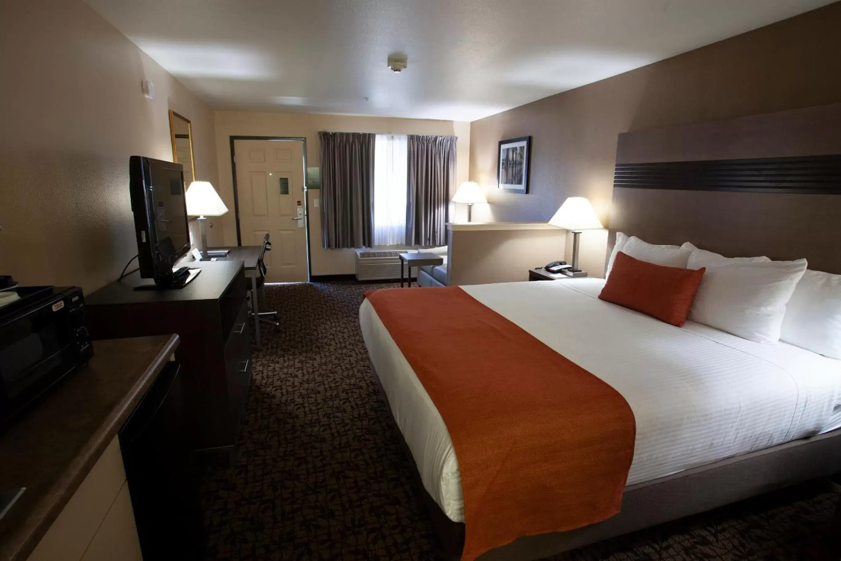 King Room - Non-Smoking in Hawthorn Suites by Wyndham Napa Valley King Room - Non-Smoking in Hawthorn Suites by Wyndham Napa Valley