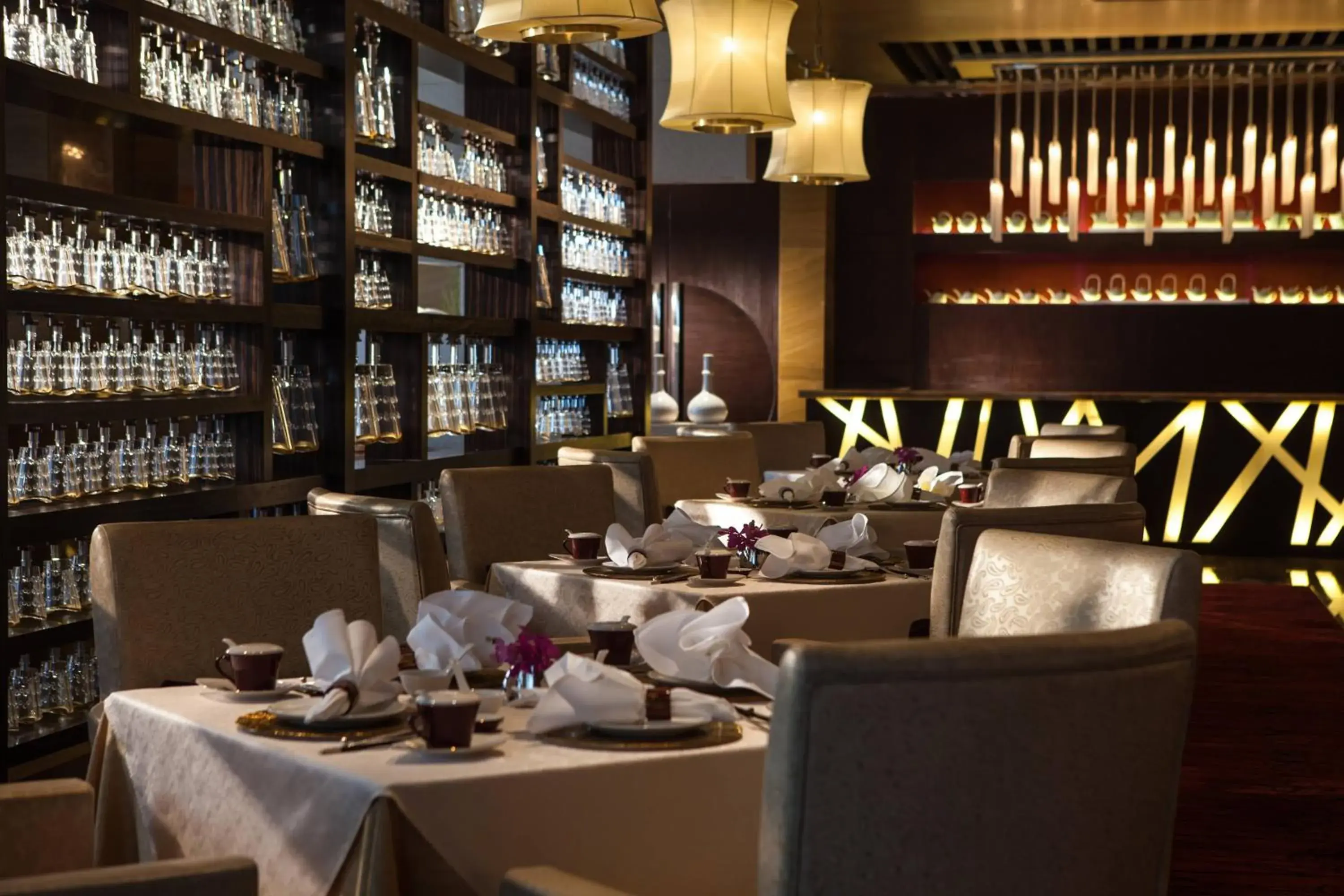Restaurant/Places to Eat in Renaissance Shanghai Putuo Hotel