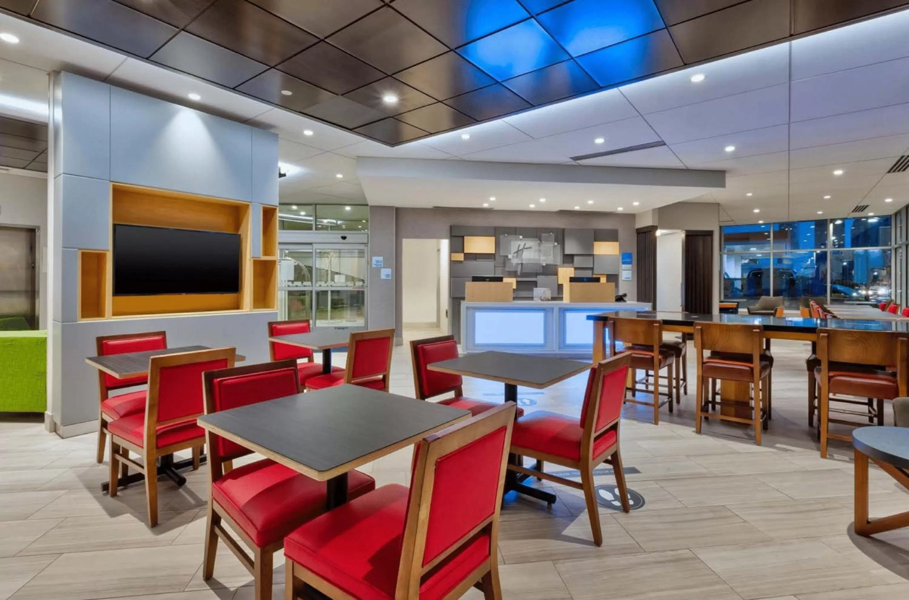 Restaurant/places to eat in Holiday Inn Express & Suites Jersey City - Holland Tunnel by IHG