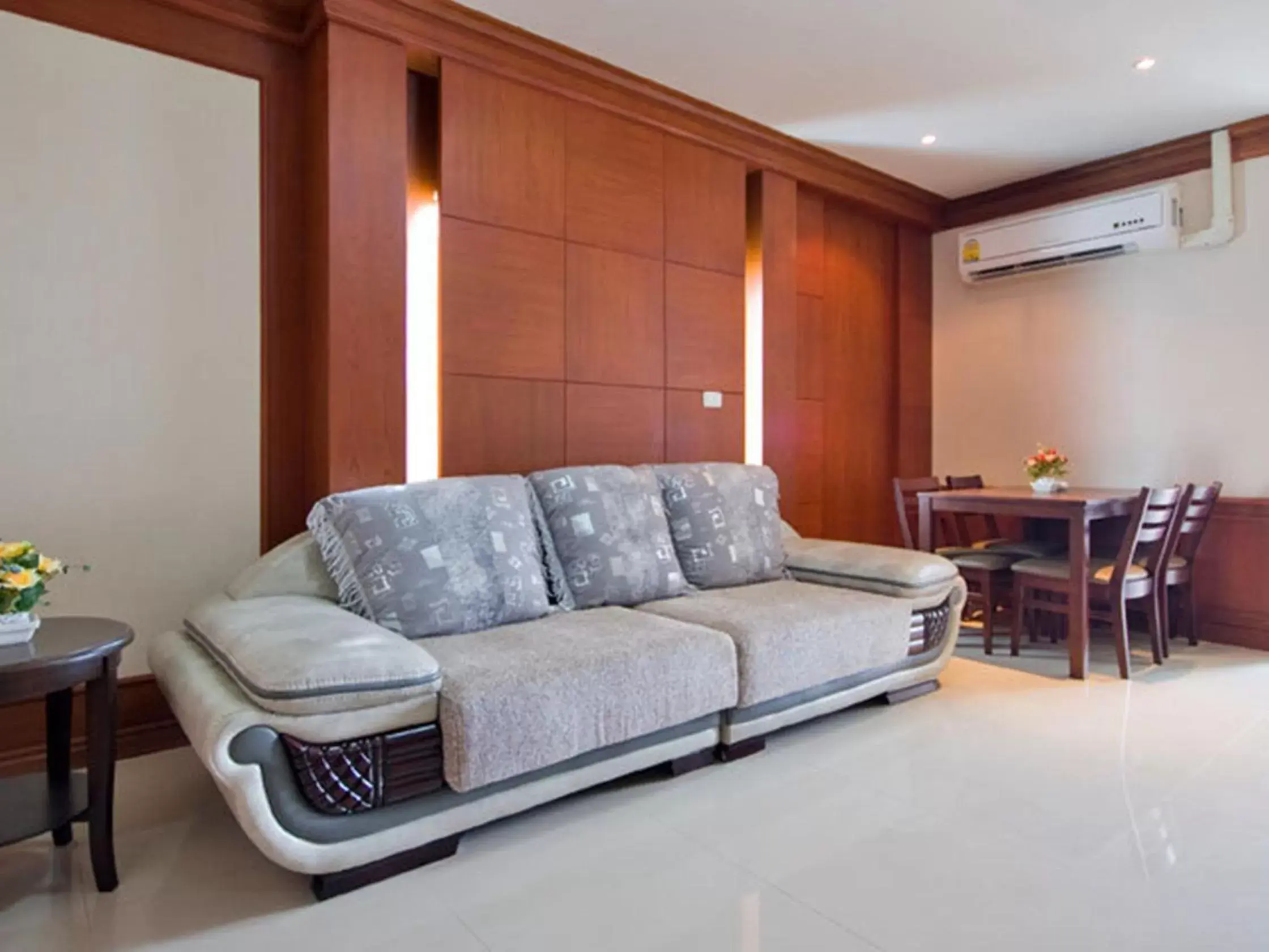 Living room, Seating Area in Convenient Park Bangkok