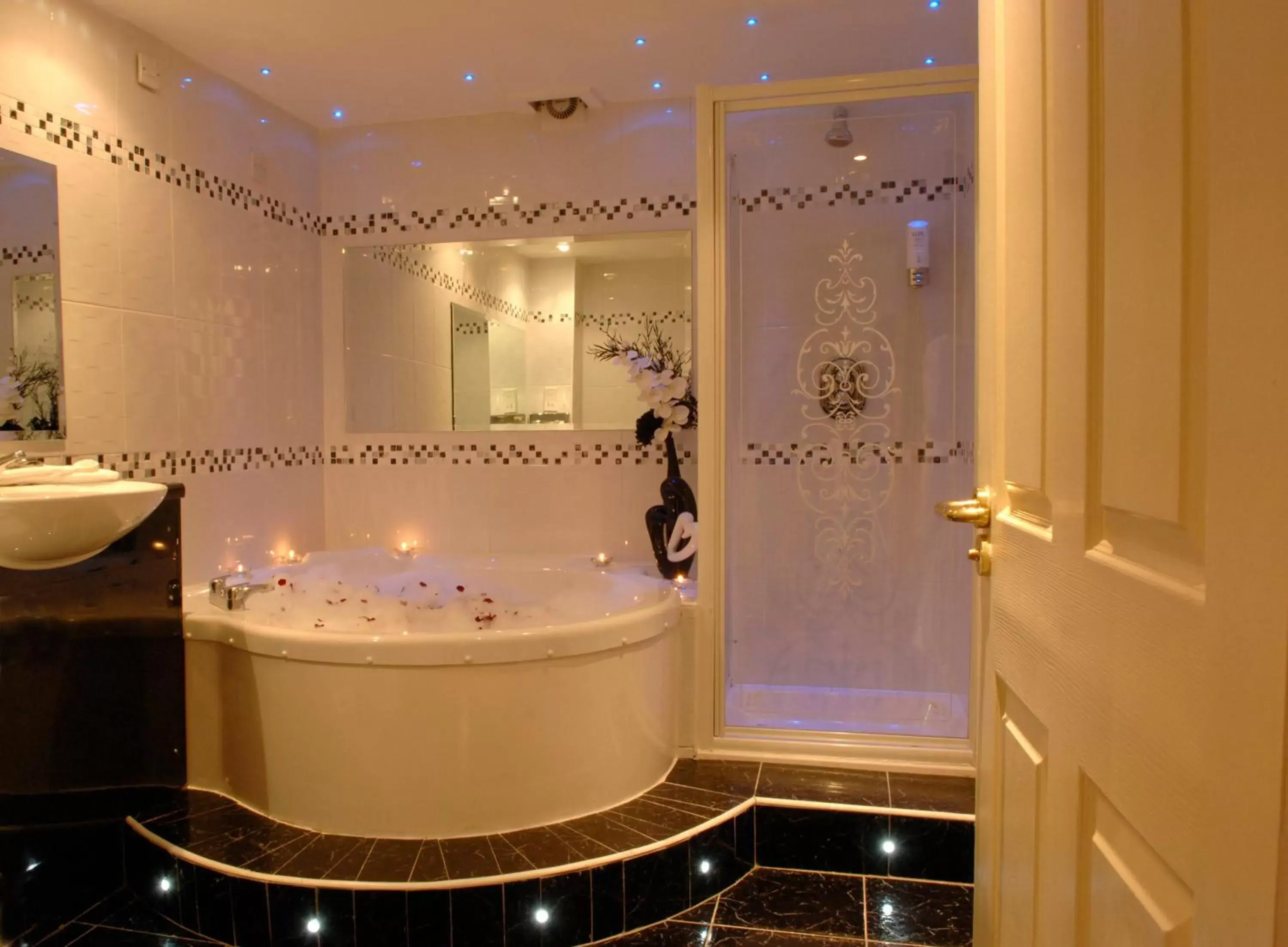 Bathroom in Clanree Hotel & Leisure Centre