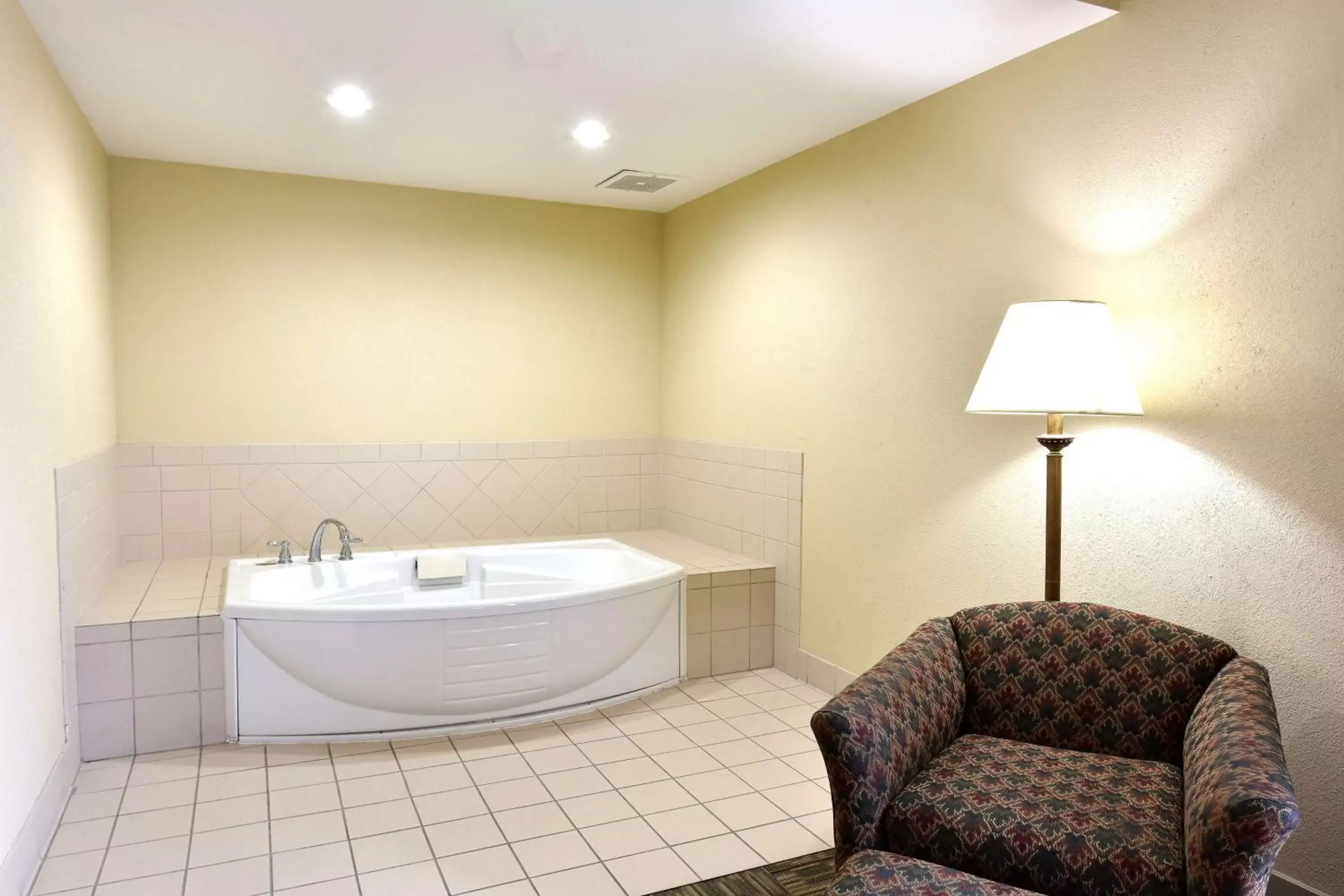 Bathroom in Hampton Inn Selma