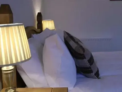 Bedroom, Seating Area in Stonehenge Inn & Shepherd's Huts