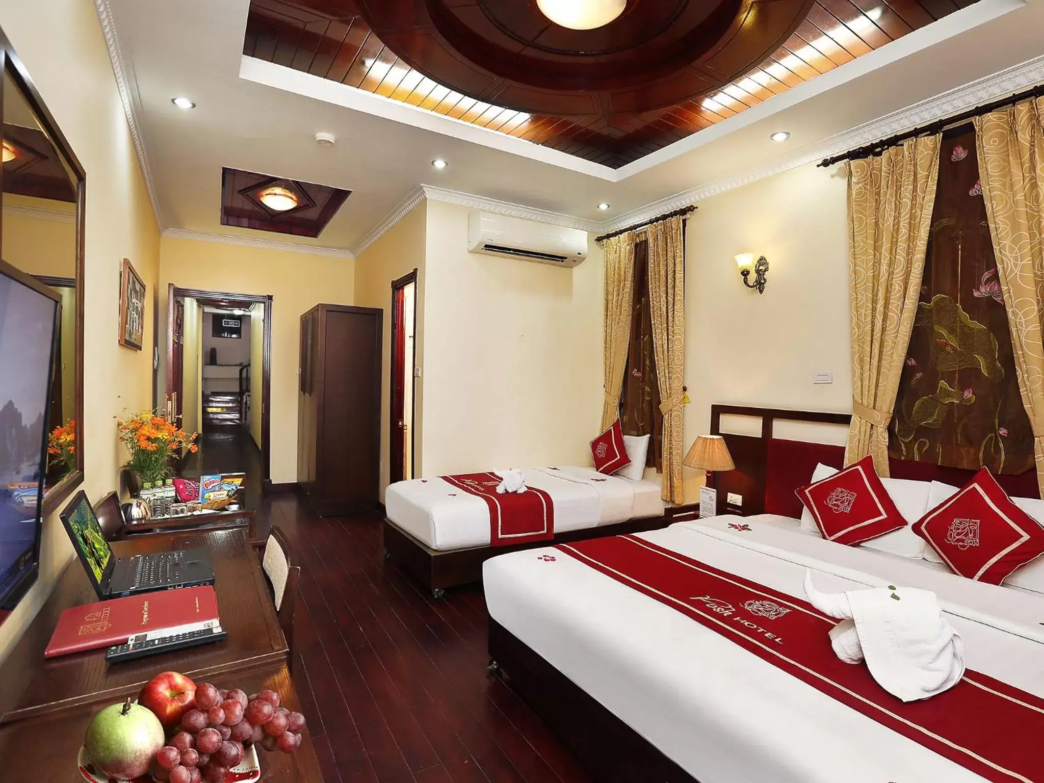 Photo of the whole room, Bed in Hanoi Posh Boutique Hotel