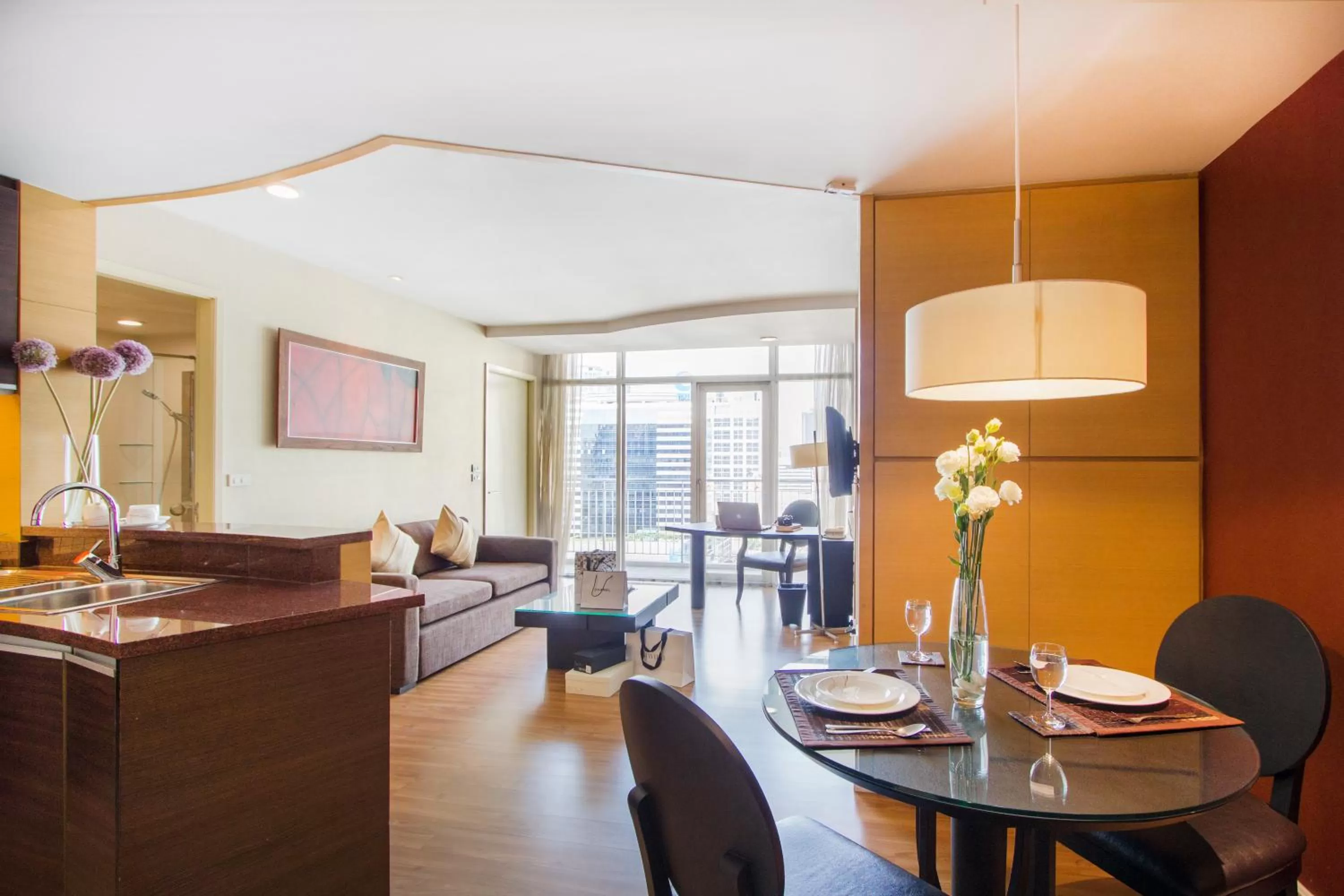 Kitchen or kitchenette in Urbana Sathorn Hotel, Bangkok