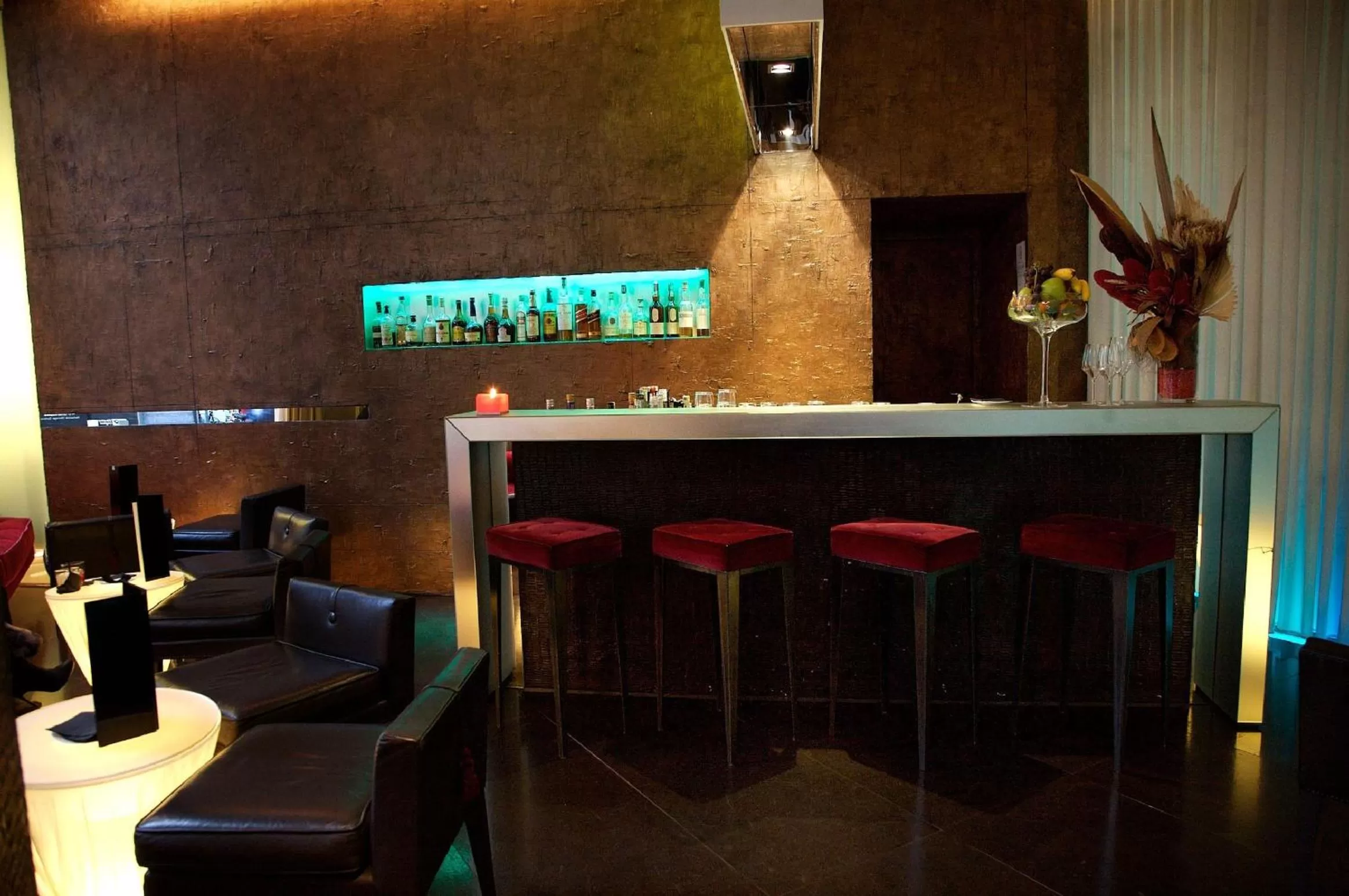 Lounge or bar in Sina The Gray