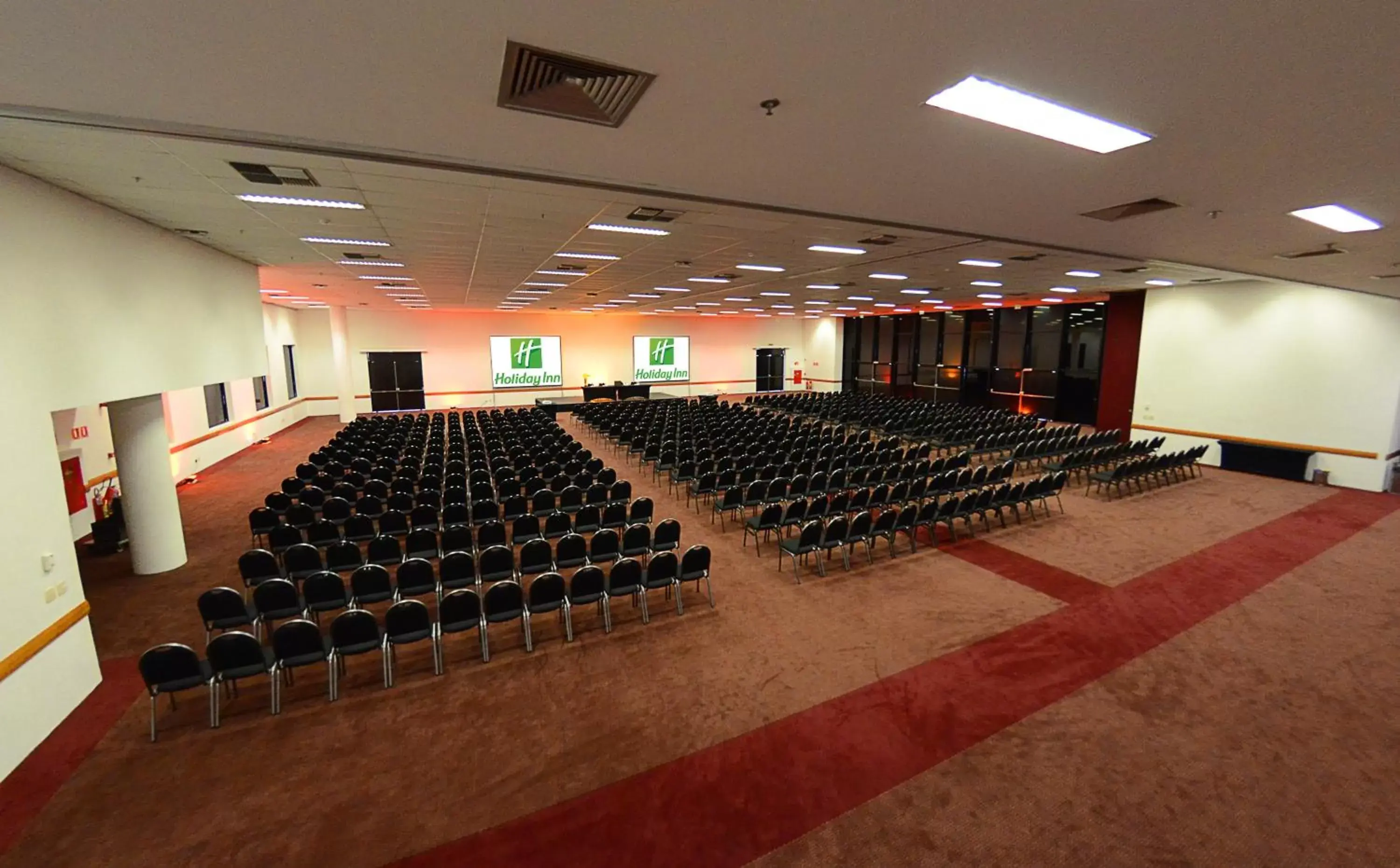 Meeting/conference room in Holiday Inn Parque Anhembi, an IHG Hotel