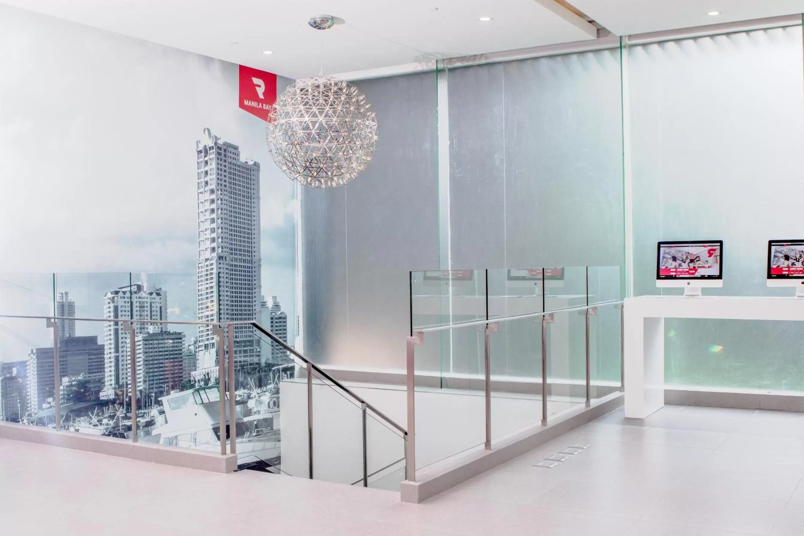 Lobby or reception in Red Planet Manila Bay
