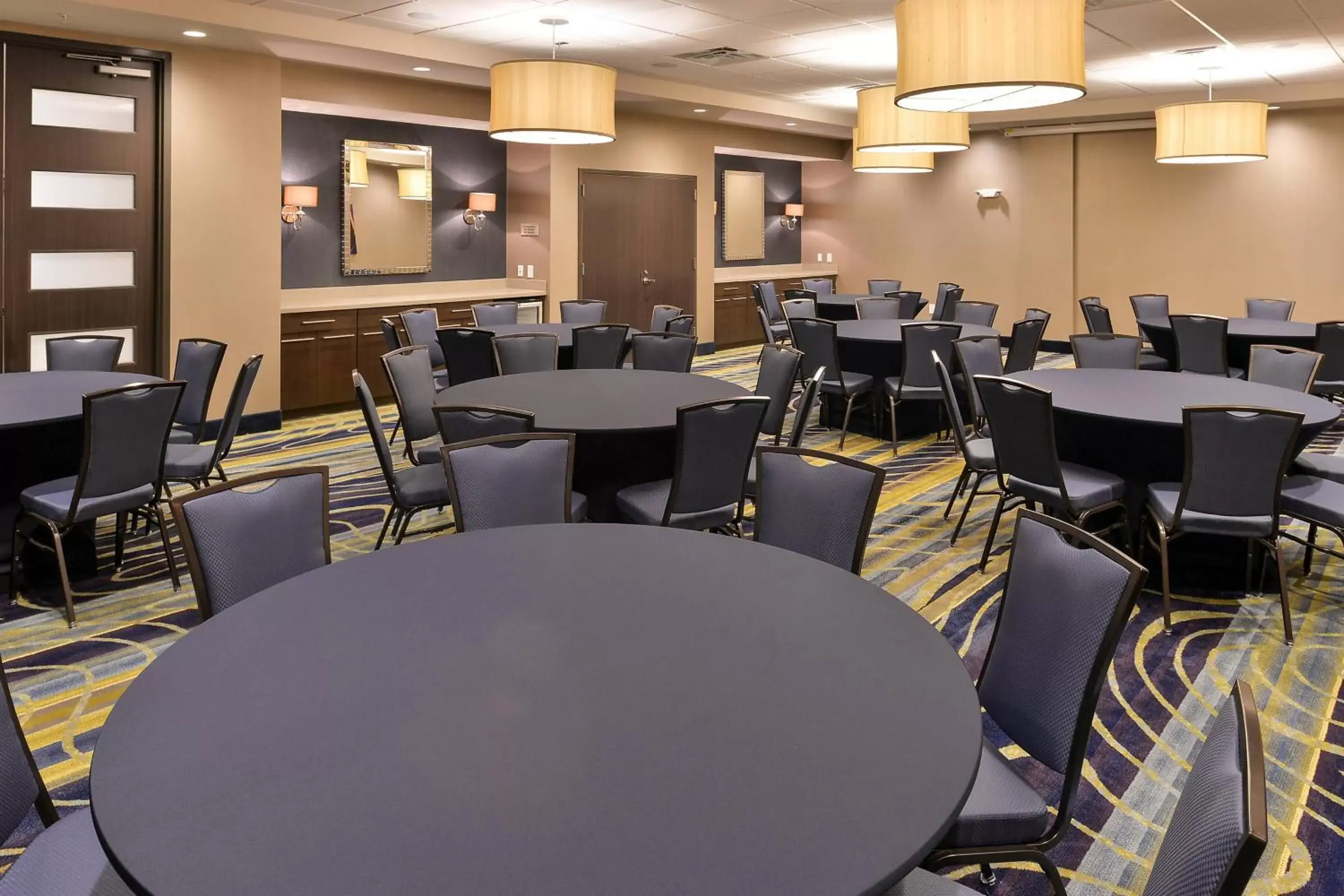 Meeting/conference room, Restaurant/Places to Eat in SpringHill Suites by Marriott Raleigh Cary
