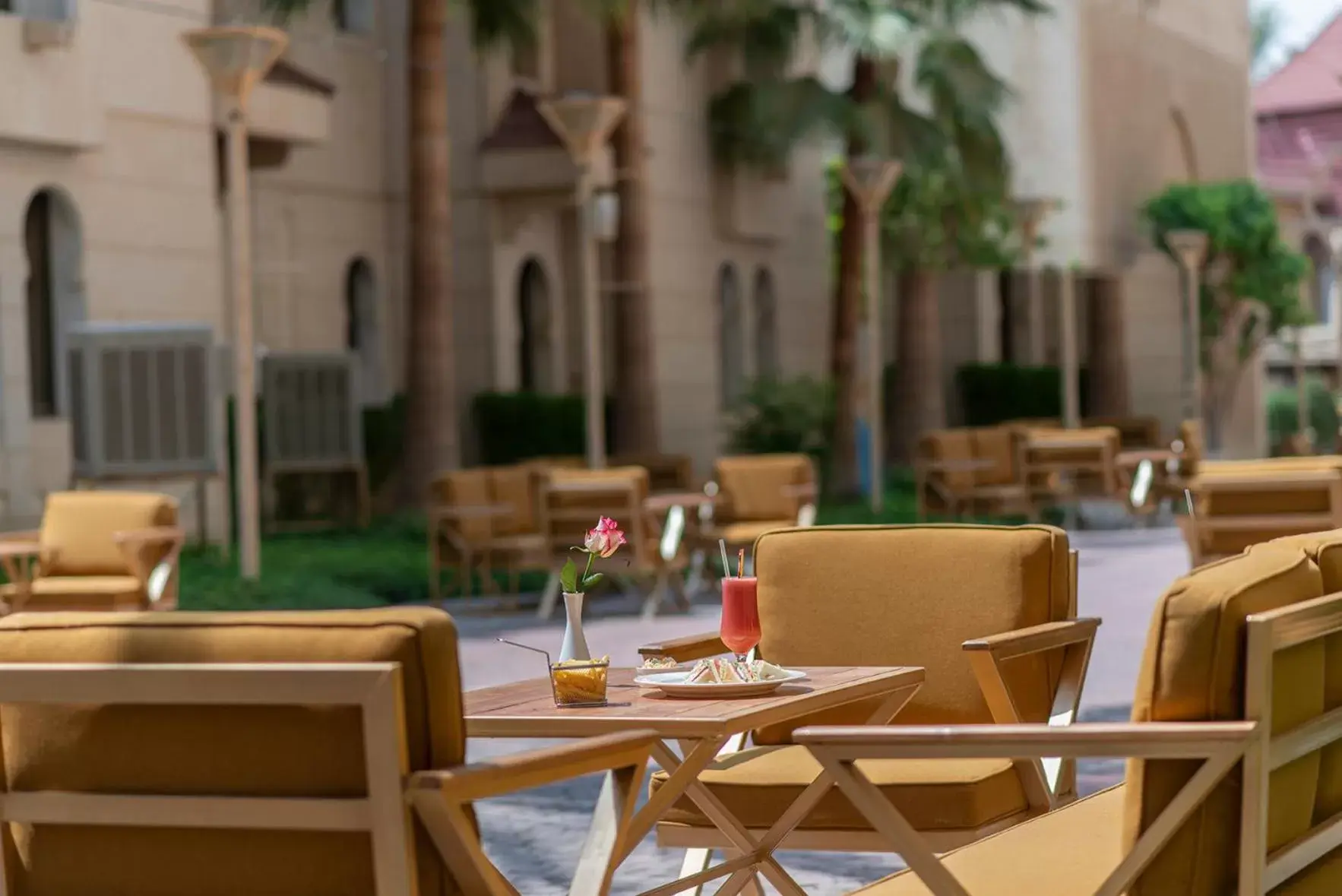 Garden, Restaurant/Places to Eat in Madareem Crown Hotel