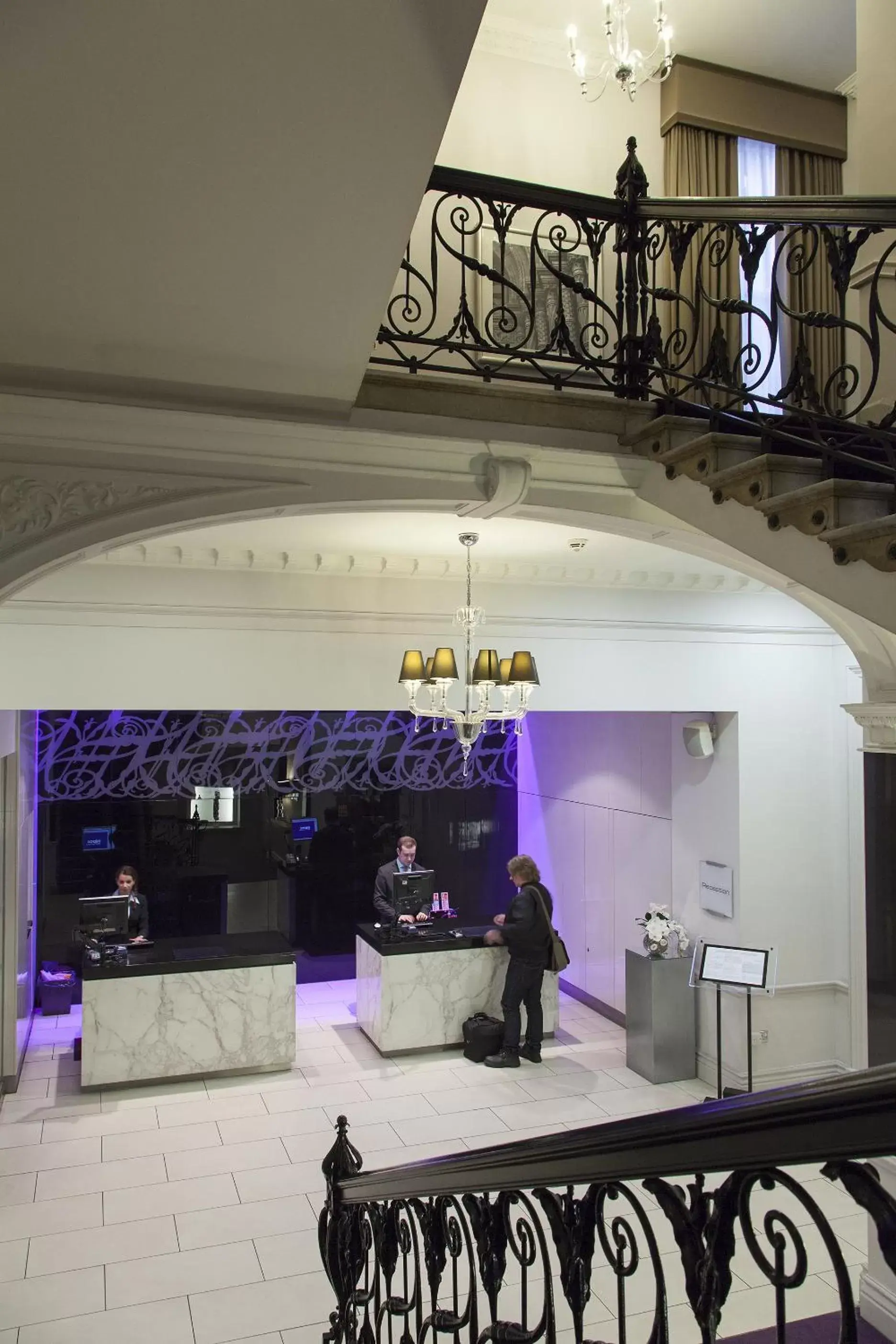 Lobby or reception in Thistle Holborn