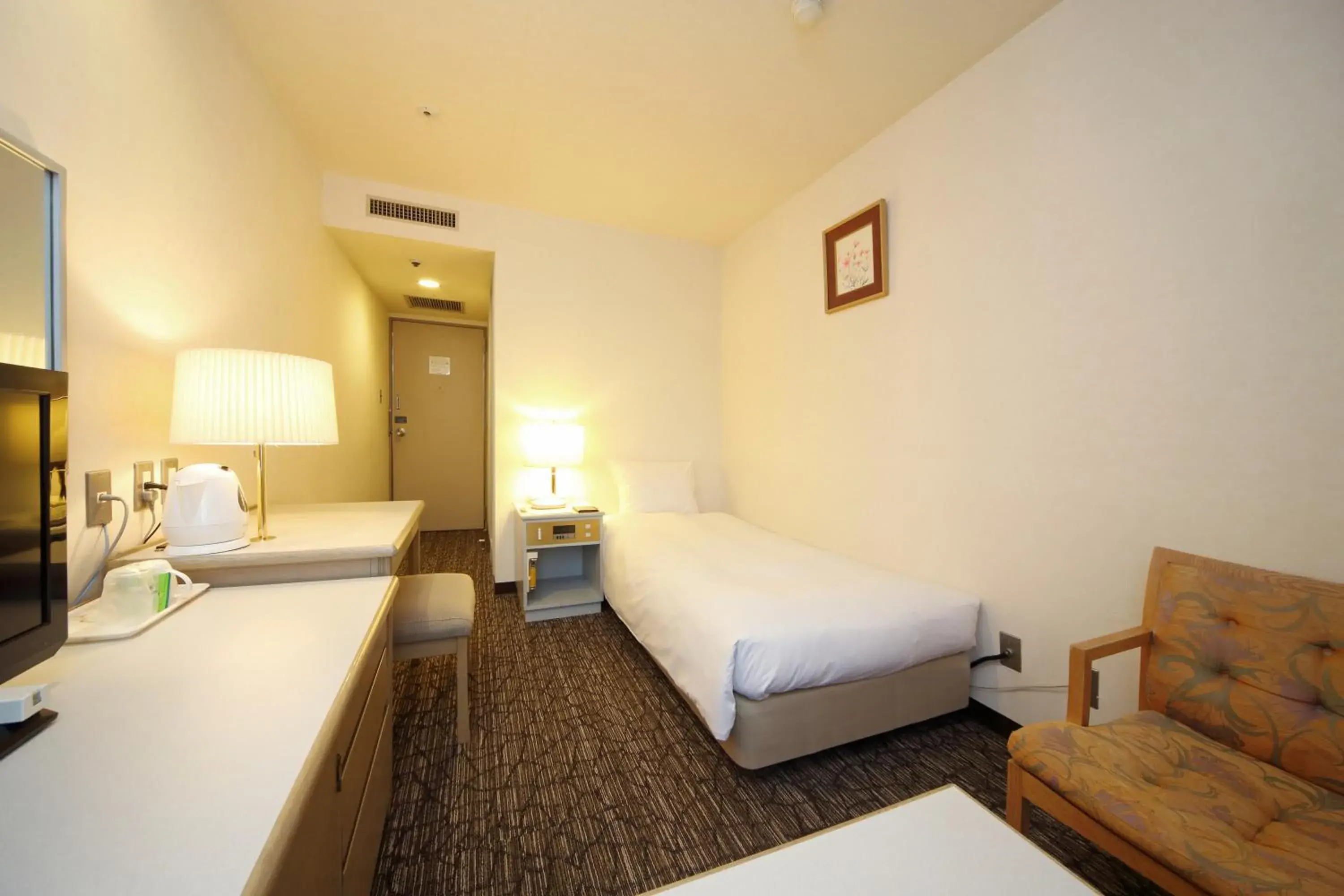 Day, Bed in Asahikawa Toyo Hotel