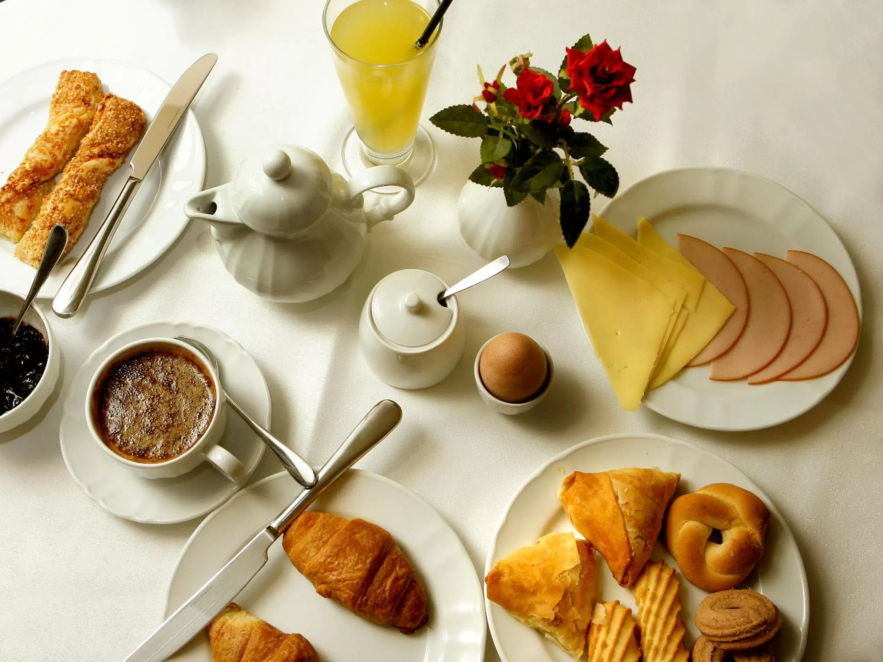 Food and drinks, Breakfast in Arni Hotel Domotel