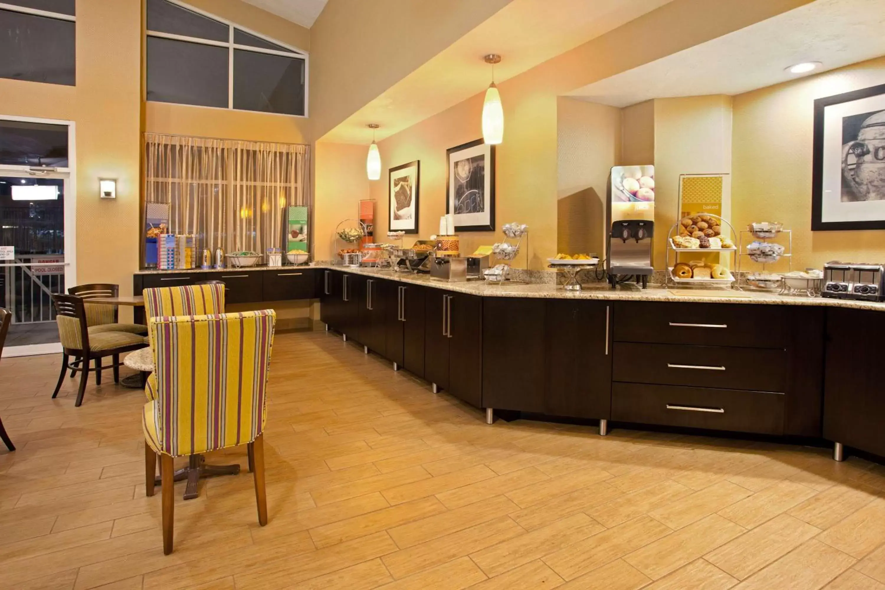 Dining area, Restaurant/Places to Eat in Hampton Inn & Suites Cleveland-Independence