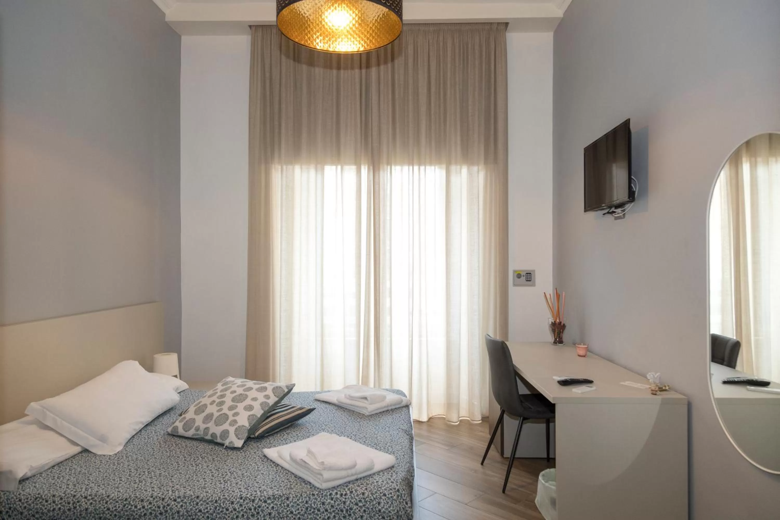 Bedroom, Bed in Garibaldi Rooms