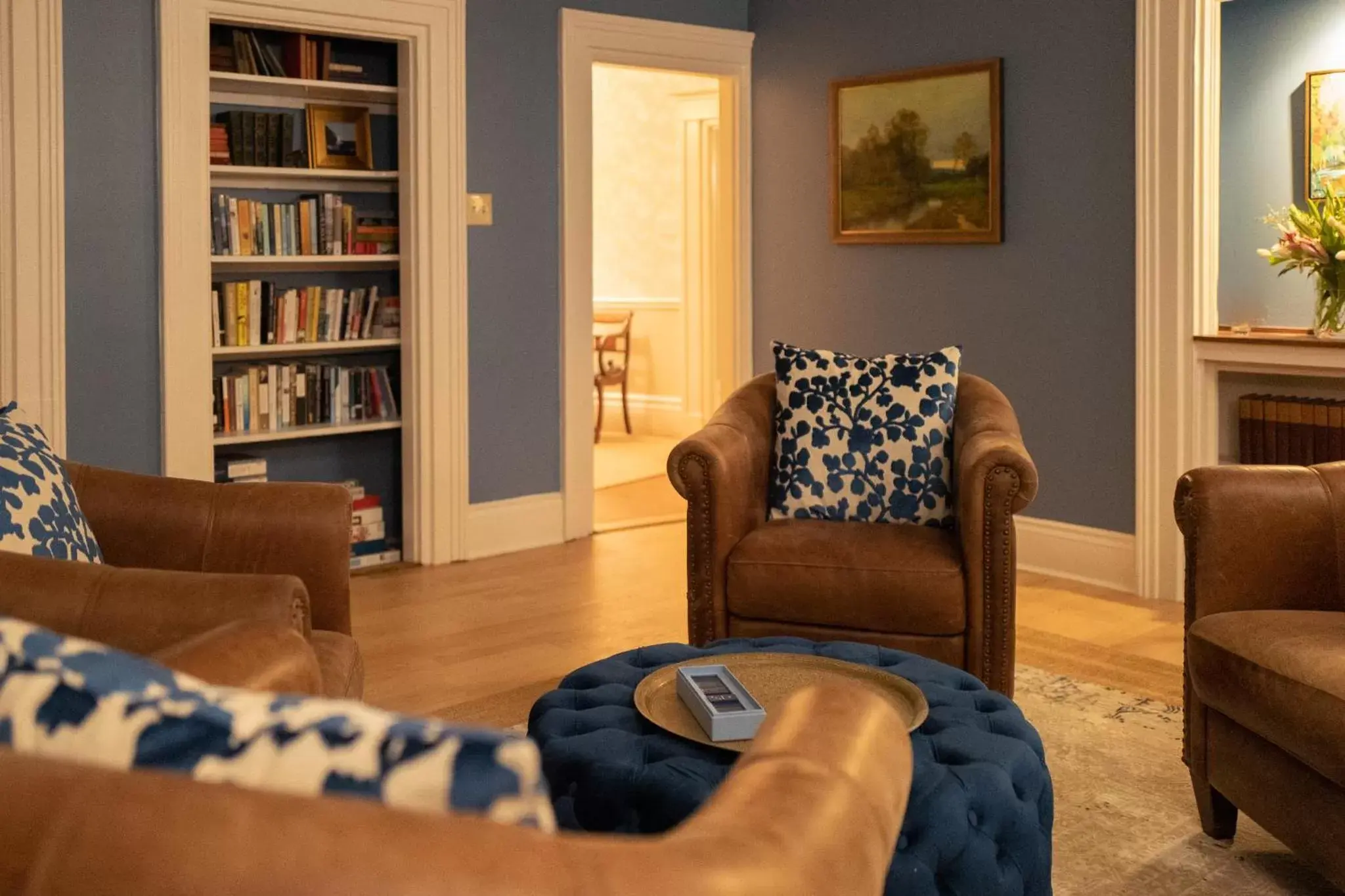 Library, Seating Area in OneSixtyFive, The Inn on Park Row