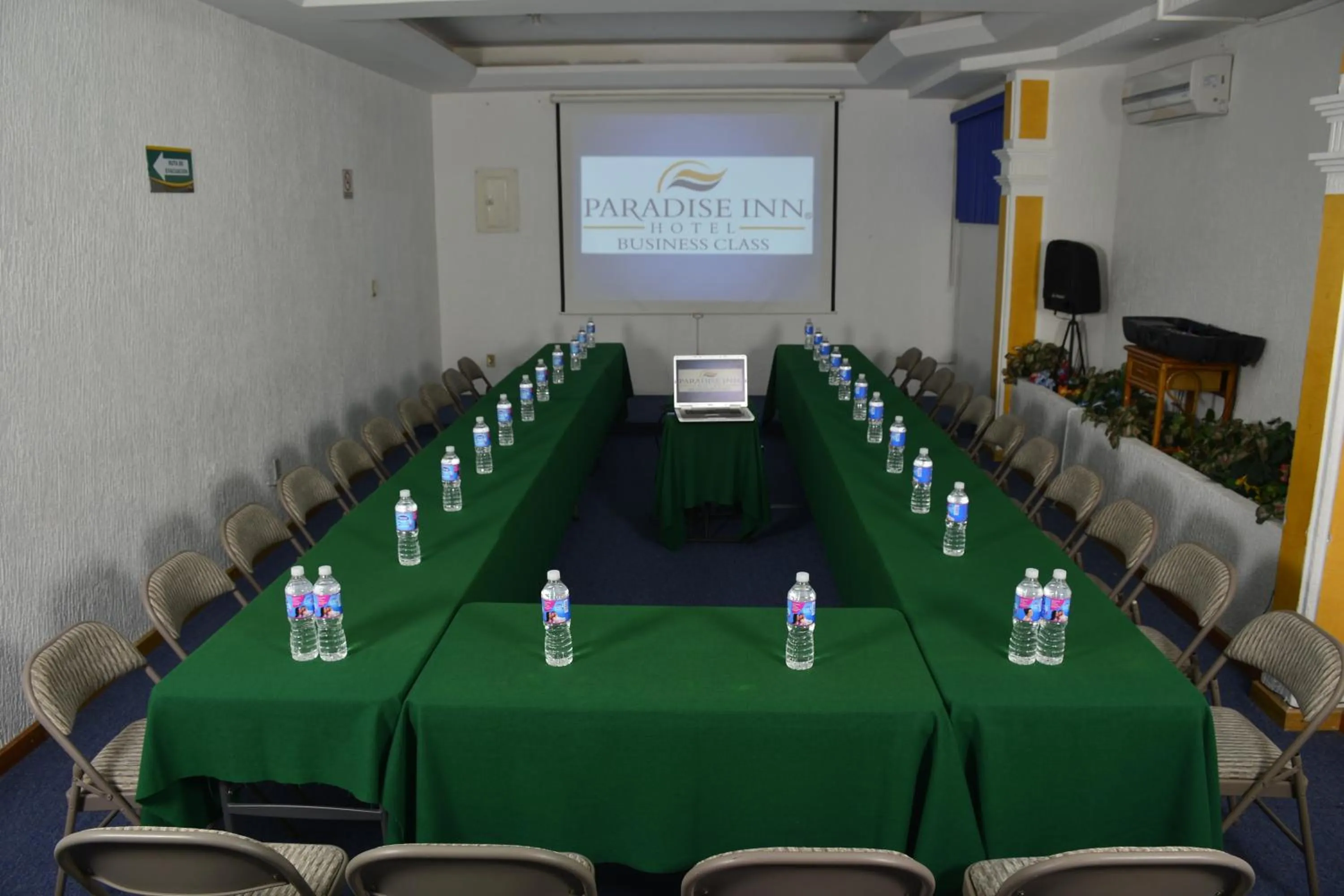 Living room in Hotel Paradise Inn