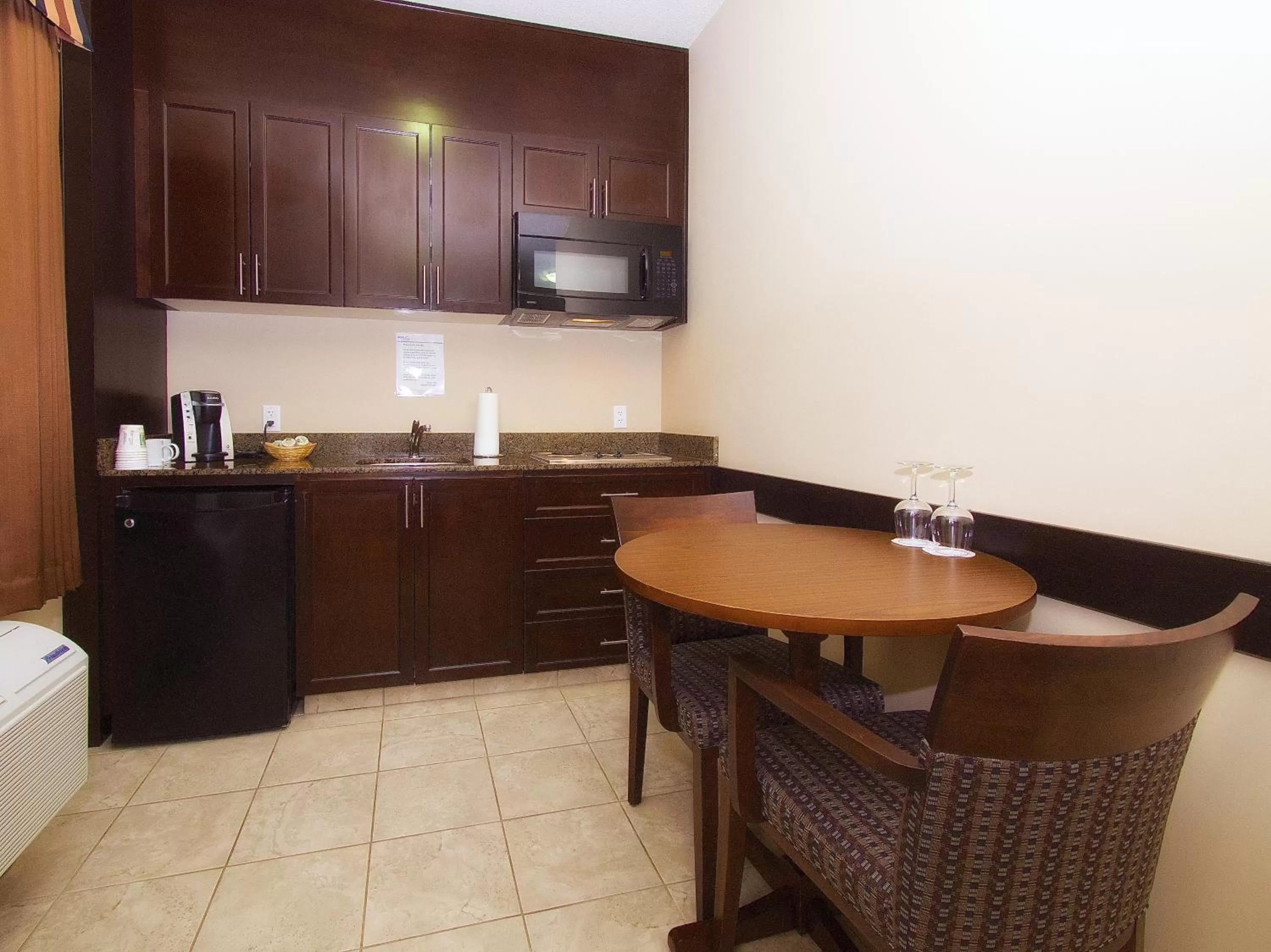 Kitchen or kitchenette in BCMInns - Lac La Biche