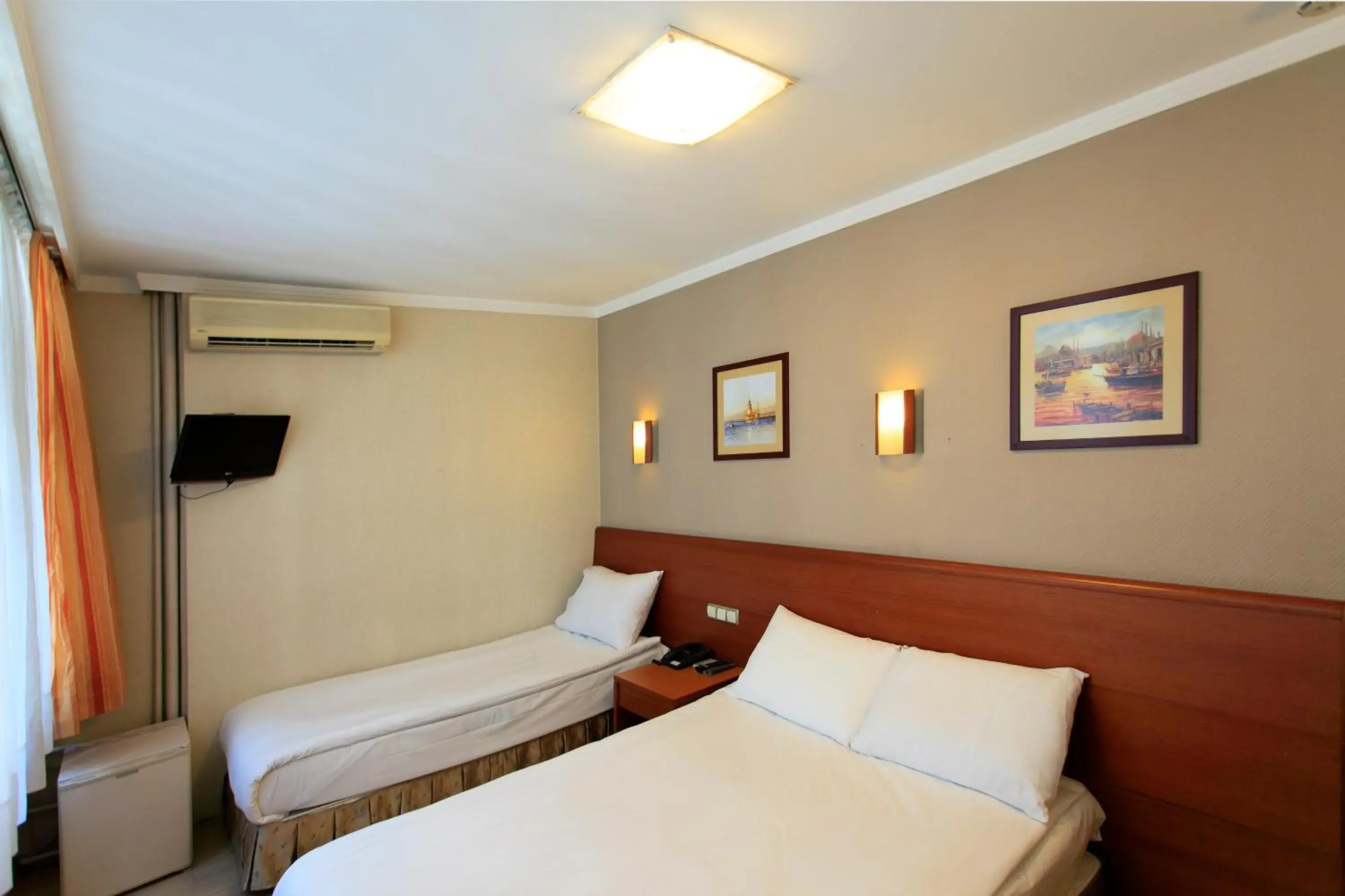 TV and multimedia, Bed in Hotel Inter Istanbul