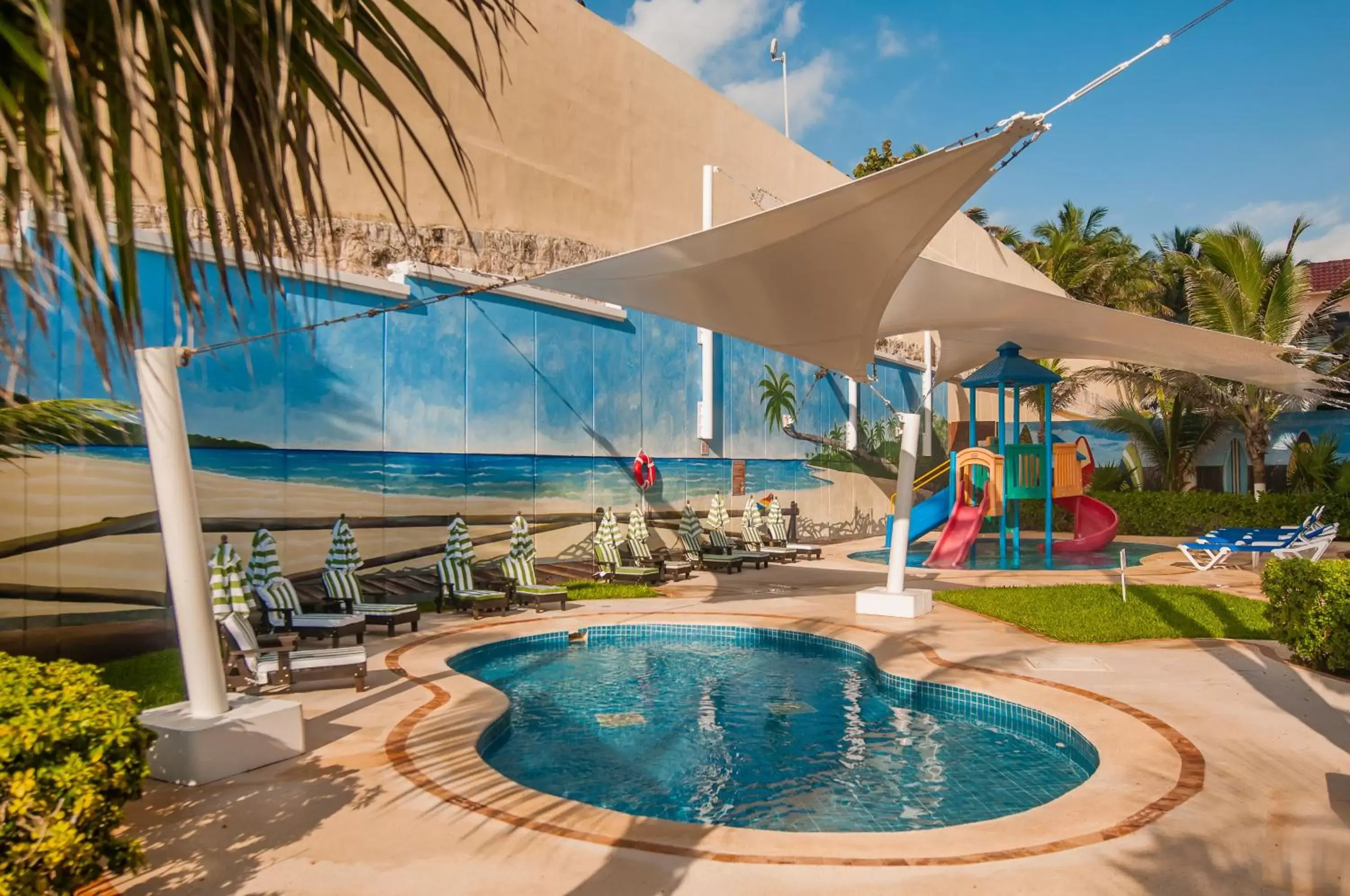 Kids's club, Swimming Pool in GR Solaris Cancun All Inclusive