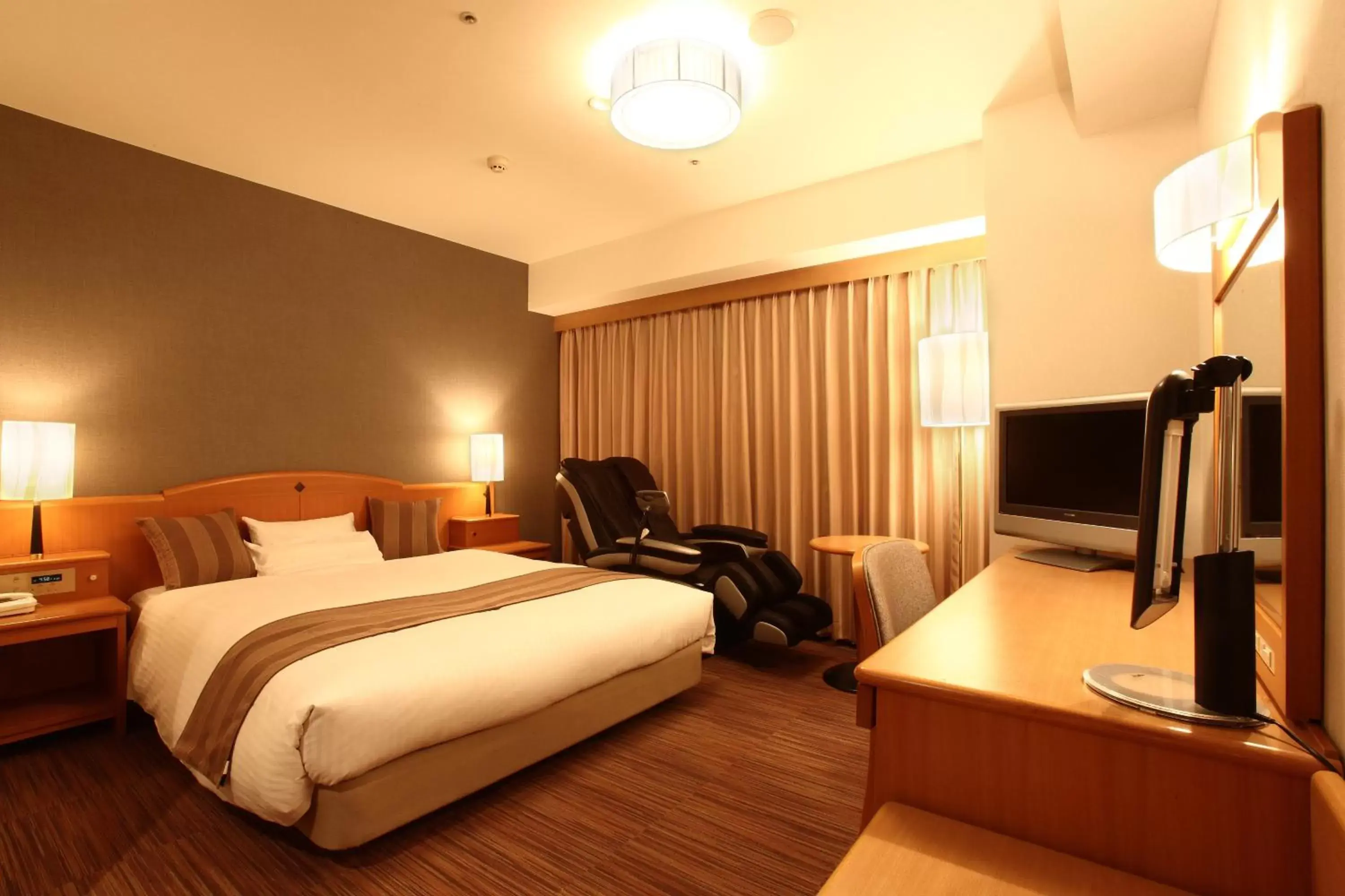 Bedroom in Okayama Koraku Hotel