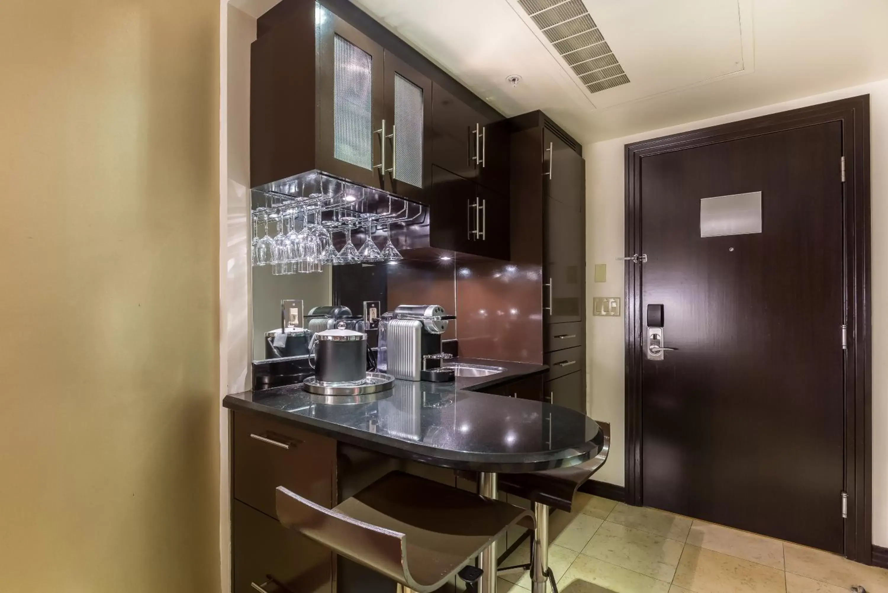 Kitchen or kitchenette, Kitchen/Kitchenette in SBV Luxury Ocean Hotel Suites